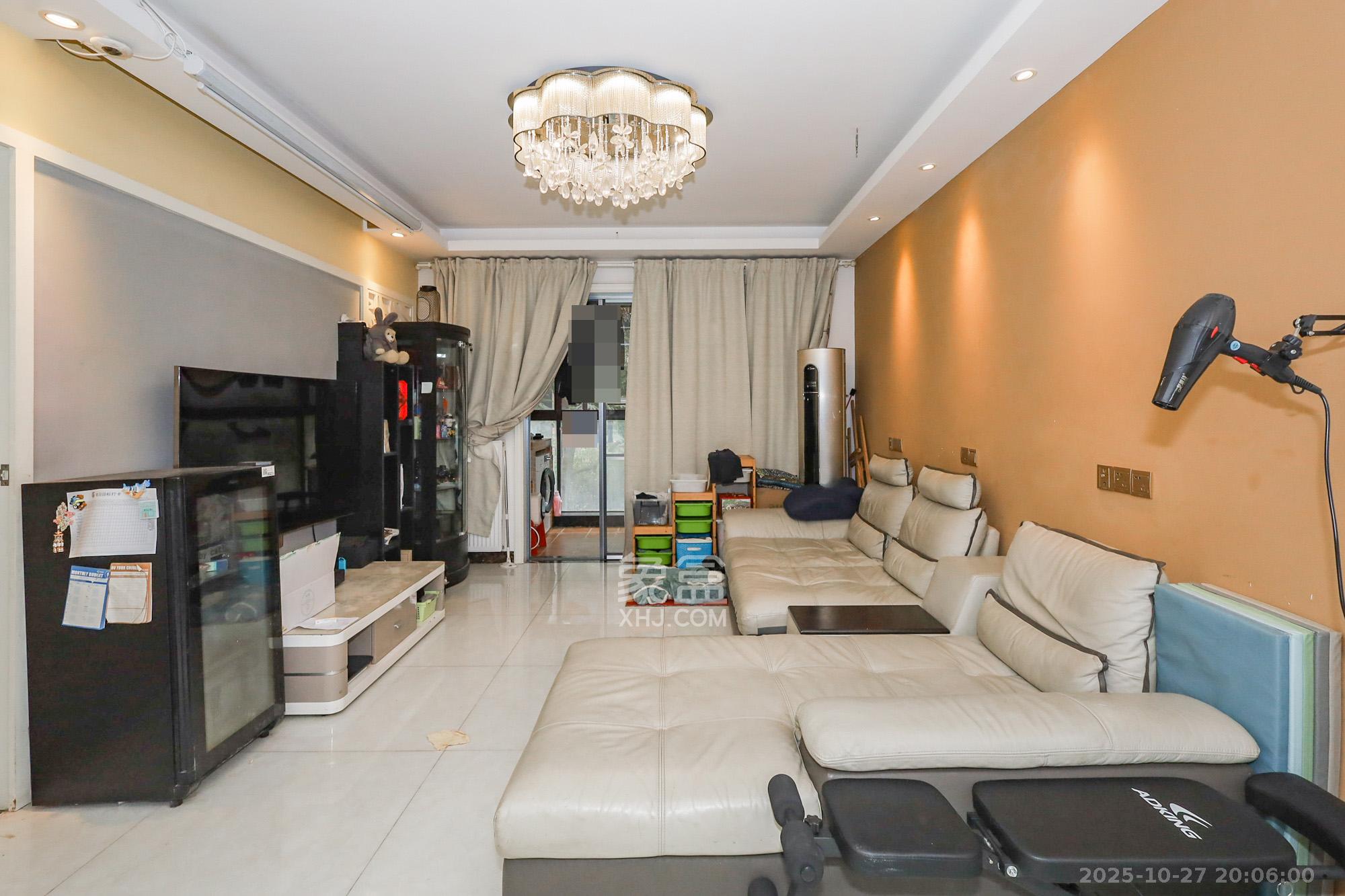 钰龙天下一期  3室2厅2卫    350.0万 钰龙天下一期  3室2厅2卫    350.0万客厅