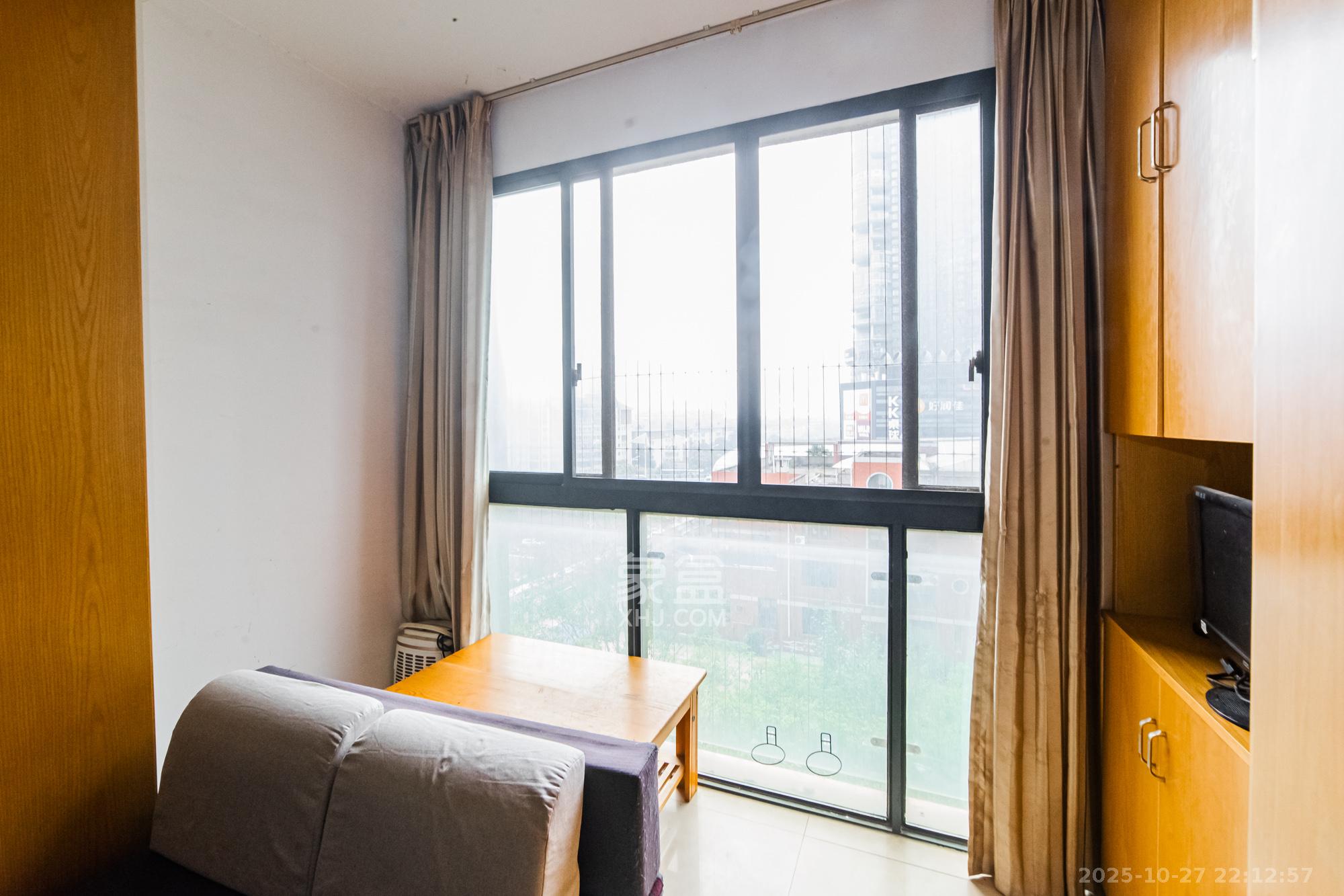 湘江世纪城悦江苑  3室2厅1卫    72.0万阳台