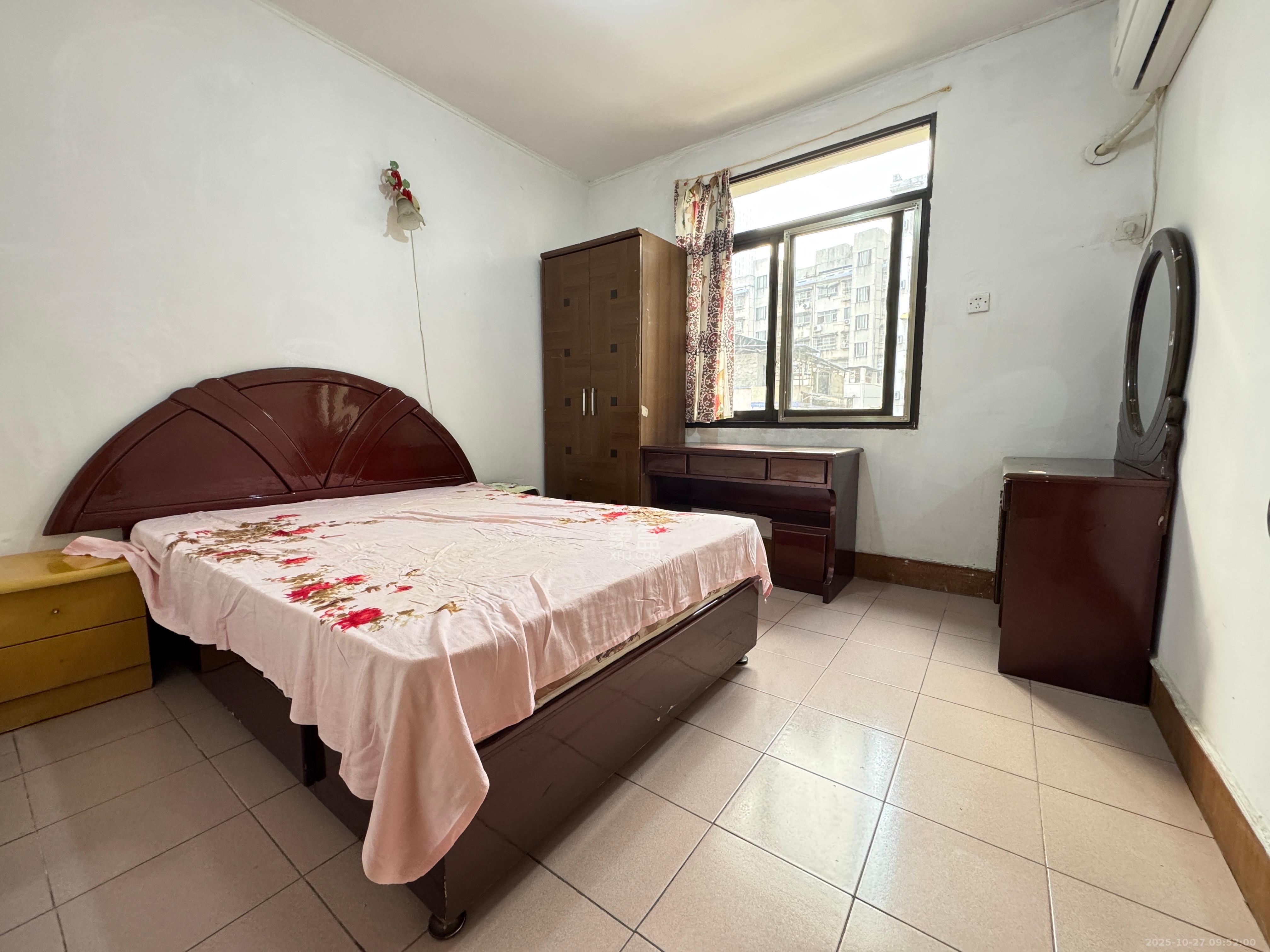 识字里社区  2室1厅1卫    1600.0元/月 识字里社区  2室1厅1卫    1600.0元/月室内图