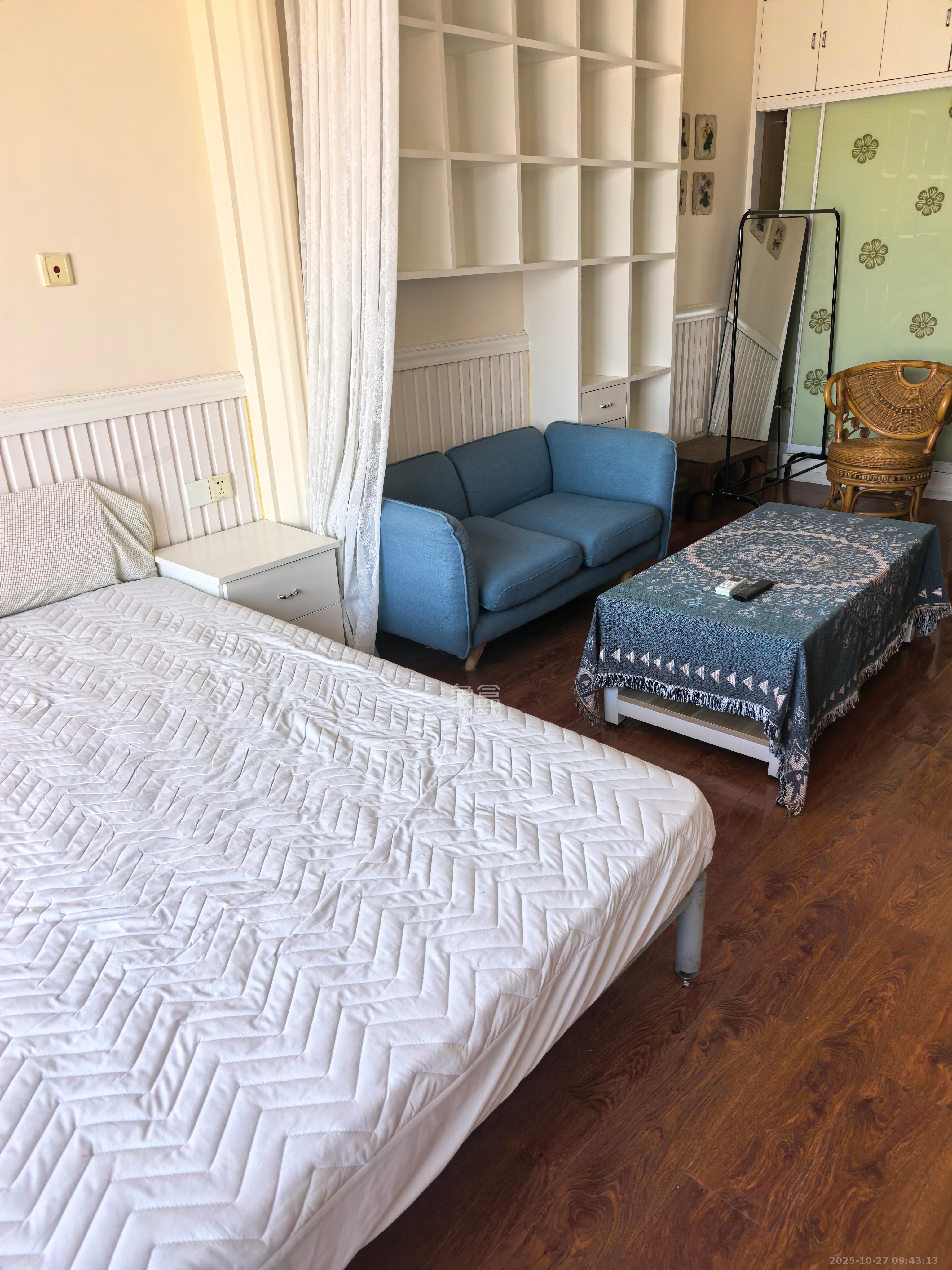 书院观邸  1室1厅1卫    1800.0元/月 书院观邸  1室1厅1卫    1800.0元/月室内图