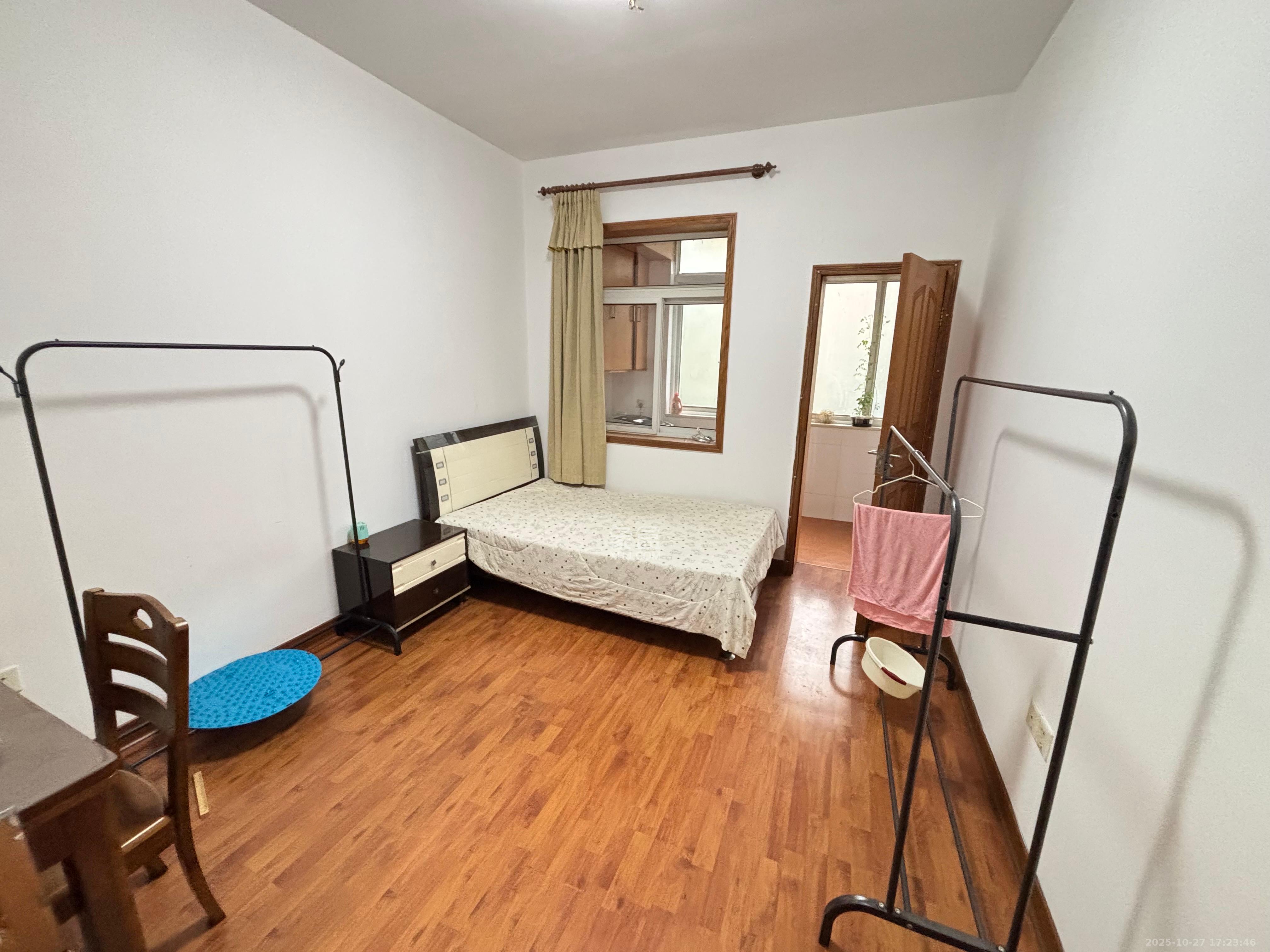 浦沅生活一区  2室1厅1卫    1700.0元/月 浦沅生活一区  2室1厅1卫    1700.0元/月室内图