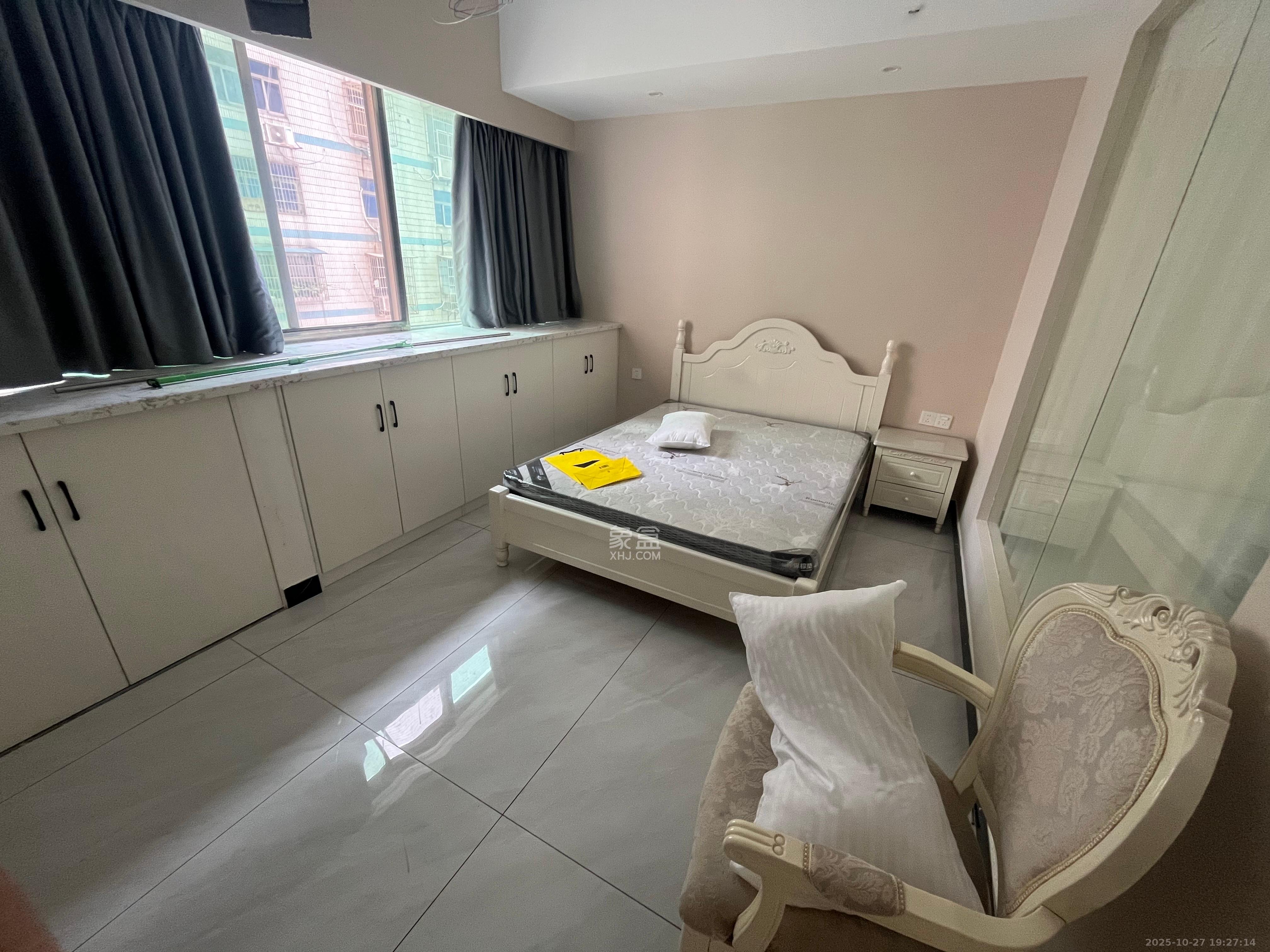 上城星座  2室1厅1卫    2700.0元/月室内图