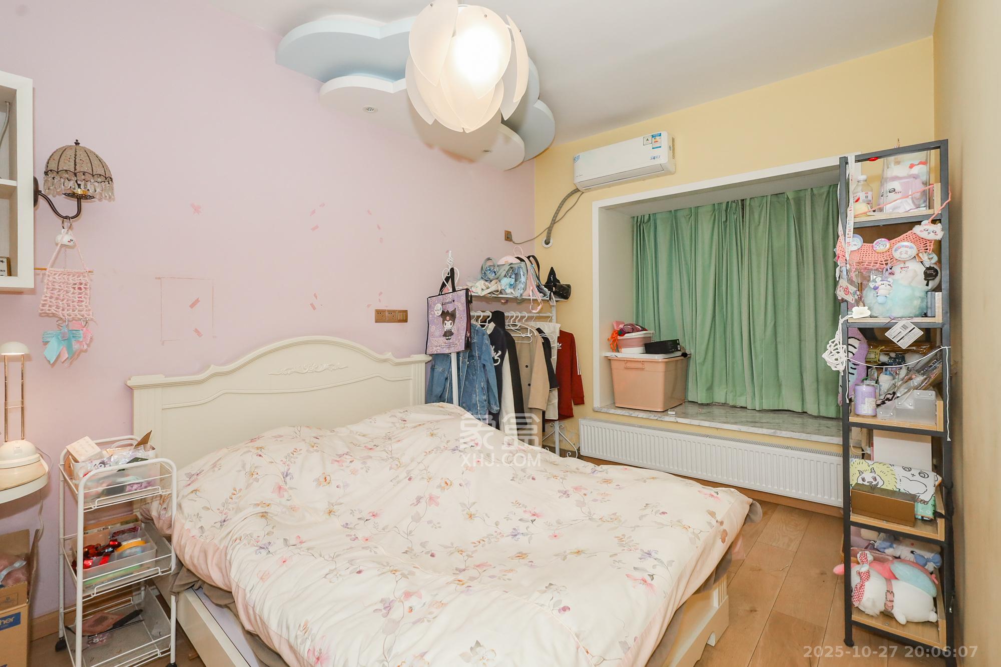 钰龙天下一期  3室2厅2卫    350.0万 钰龙天下一期  3室2厅2卫    350.0万卧室