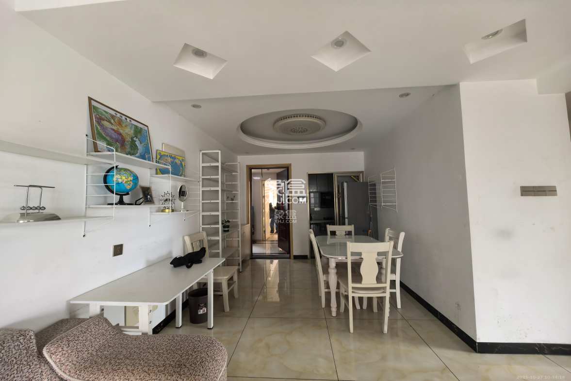 中海梅溪湖壹号  3室2厅1卫    2300.0元/月 中海梅溪湖壹号  3室2厅1卫    2300.0元/月室内图