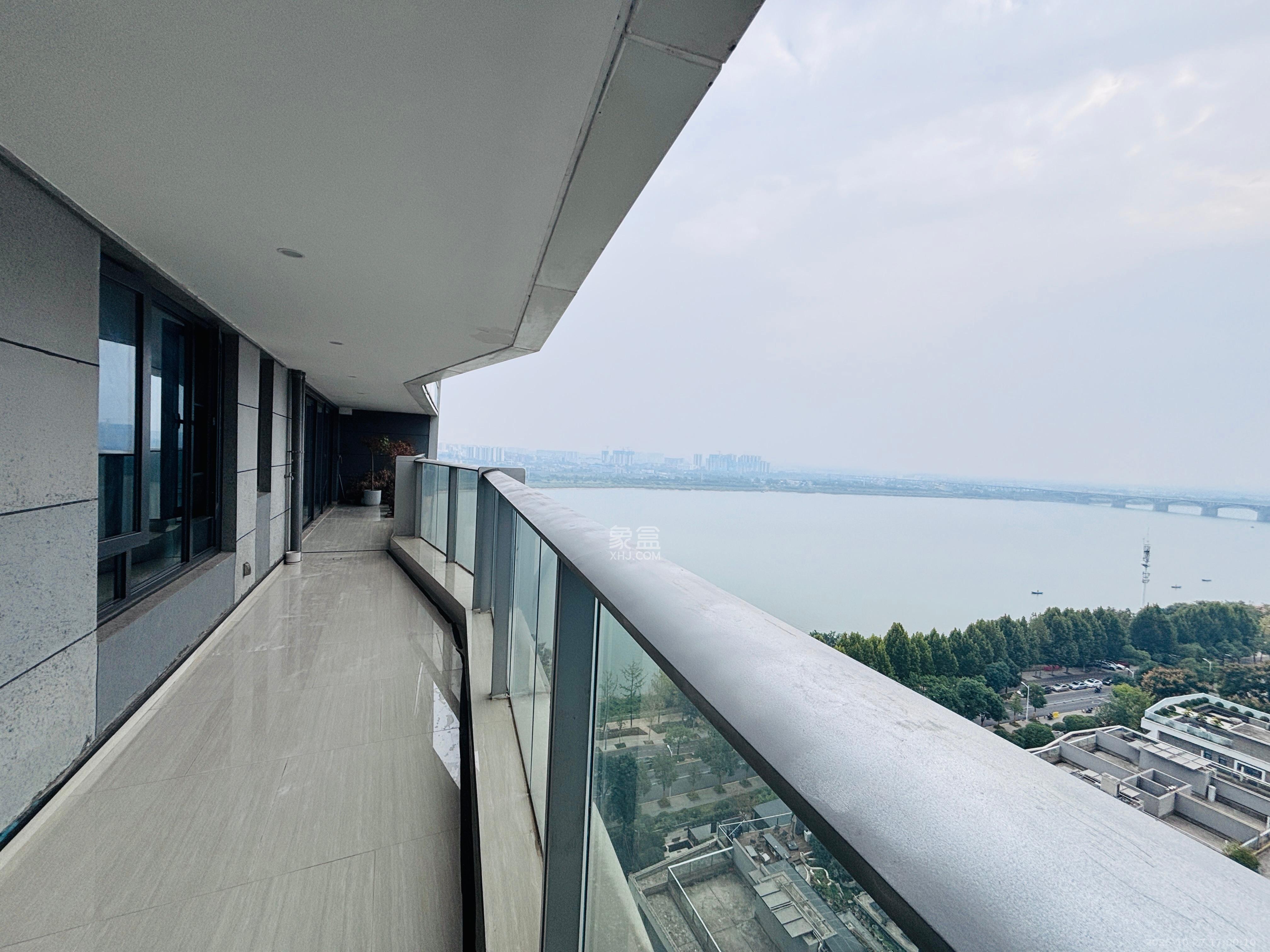 珠江颐德公馆  4室2厅3卫    8500.0元/月室内图