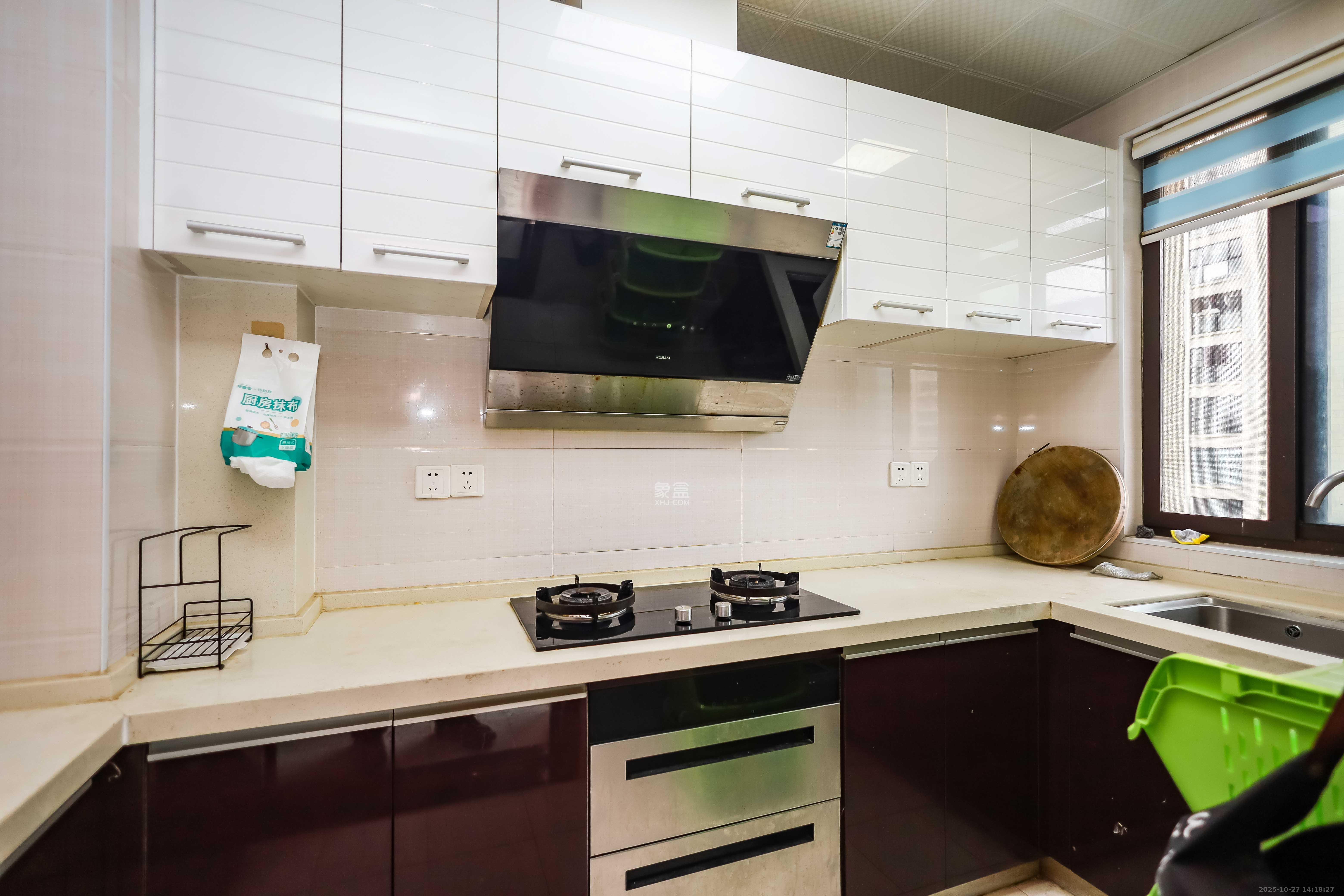 奥克斯缔壹城  3室2厅2卫    115.0万 奥克斯缔壹城  3室2厅2卫    115.0万厨房