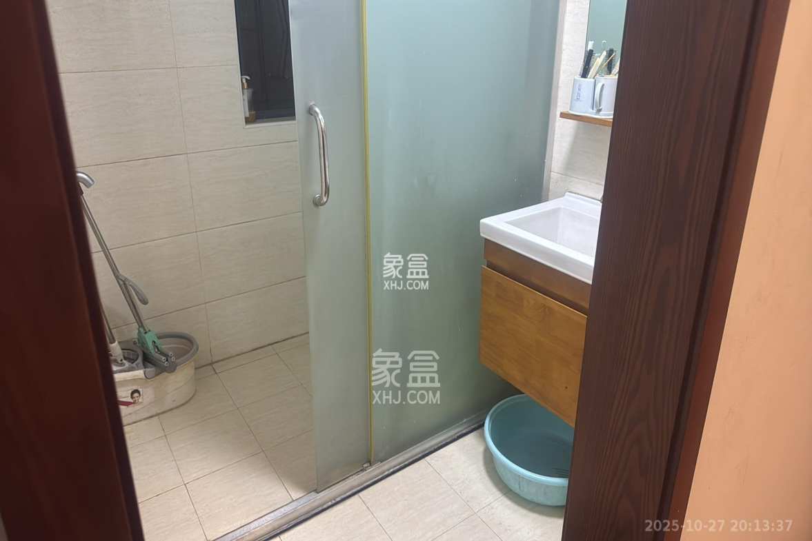 新城新世界一二三期  3室2厅1卫    2700.0元/月 新城新世界一二三期  3室2厅1卫    2700.0元/月室内图