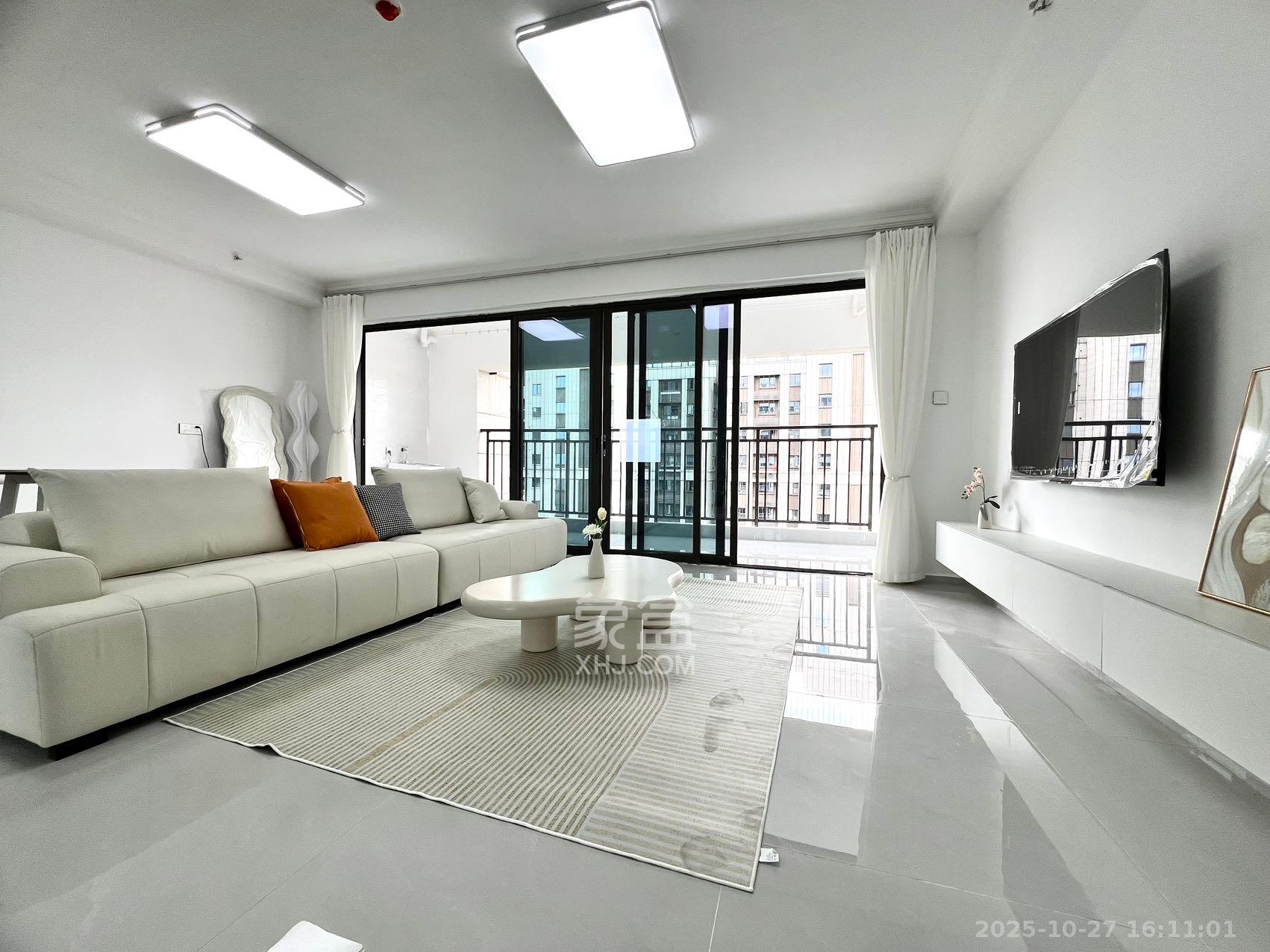 阳光城尚东湾嘉林苑  3室2厅1卫    3000.0元/月 阳光城尚东湾嘉林苑  3室2厅1卫    3000.0元/月室内图