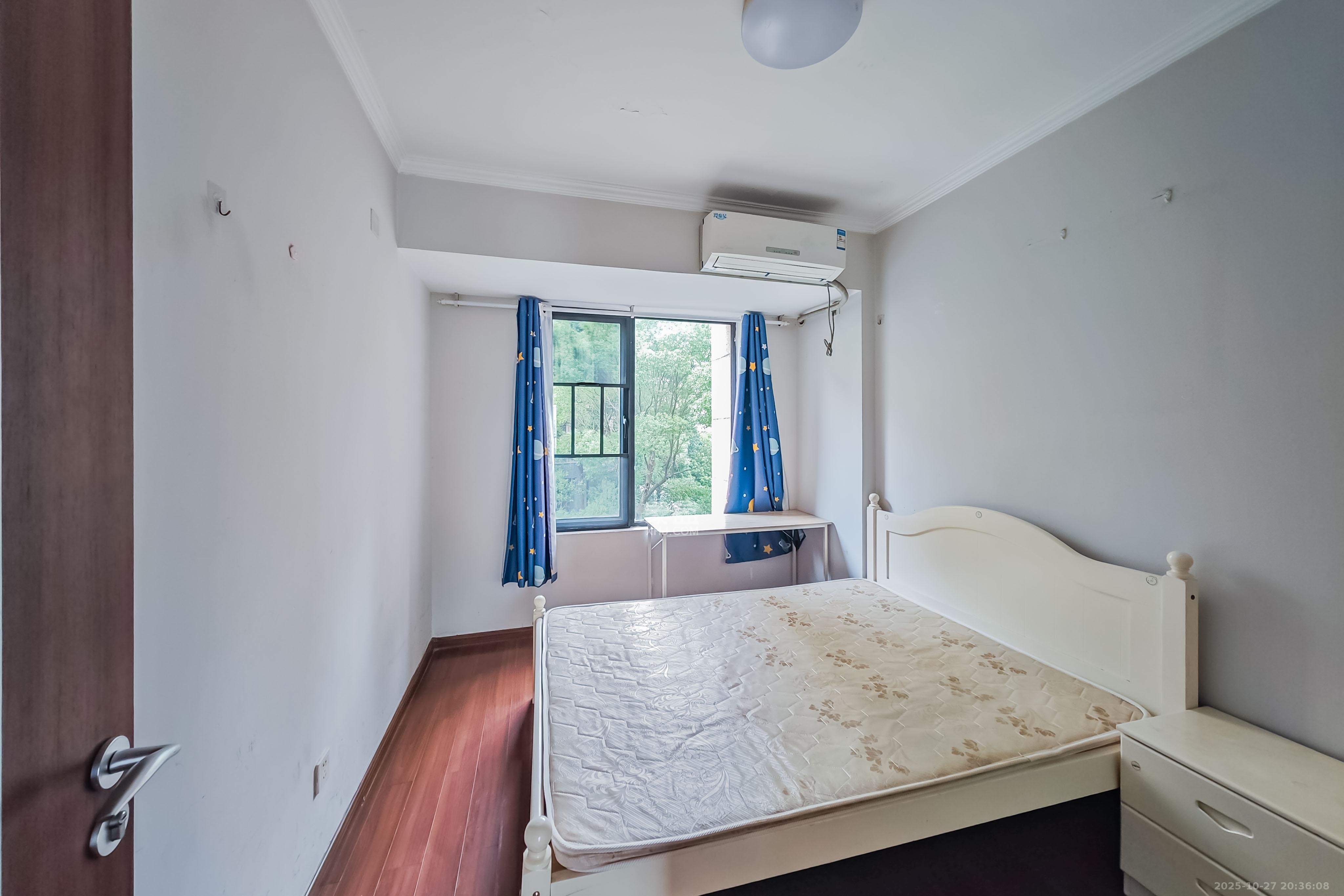 万科金域华府一期  3室2厅1卫    105.0万卧室