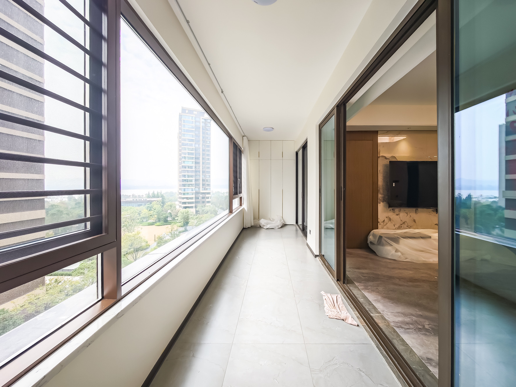 中欣楚天御府B区观澜  4室2厅2卫    11000.0元/月 中欣楚天御府B区观澜  4室2厅2卫    11000.0元/月户型图