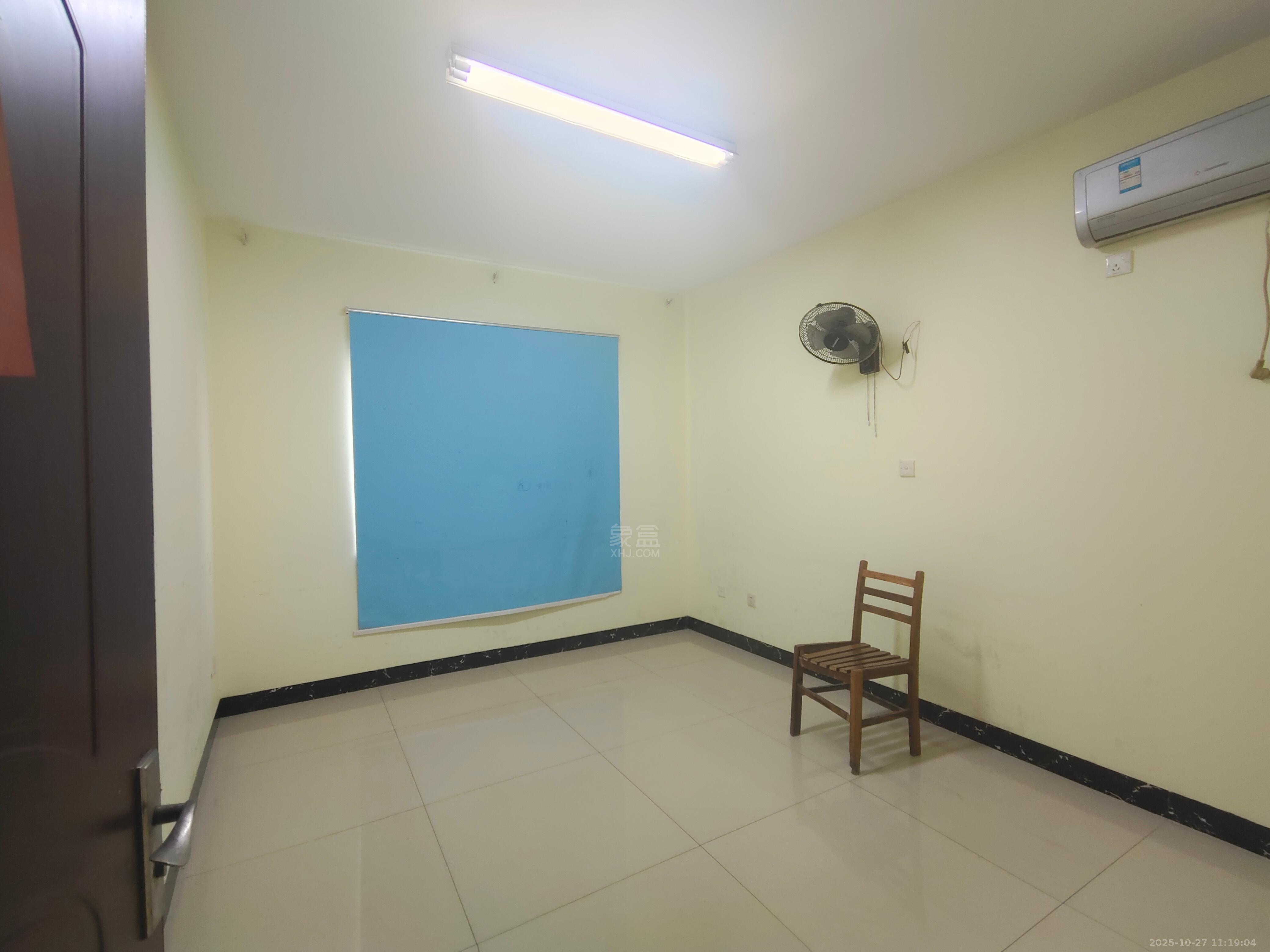 日报社株洲分社 5室2厅1卫 3000.0元/月 日报社株洲分社 5室2厅1卫 3000.0元/月室内图