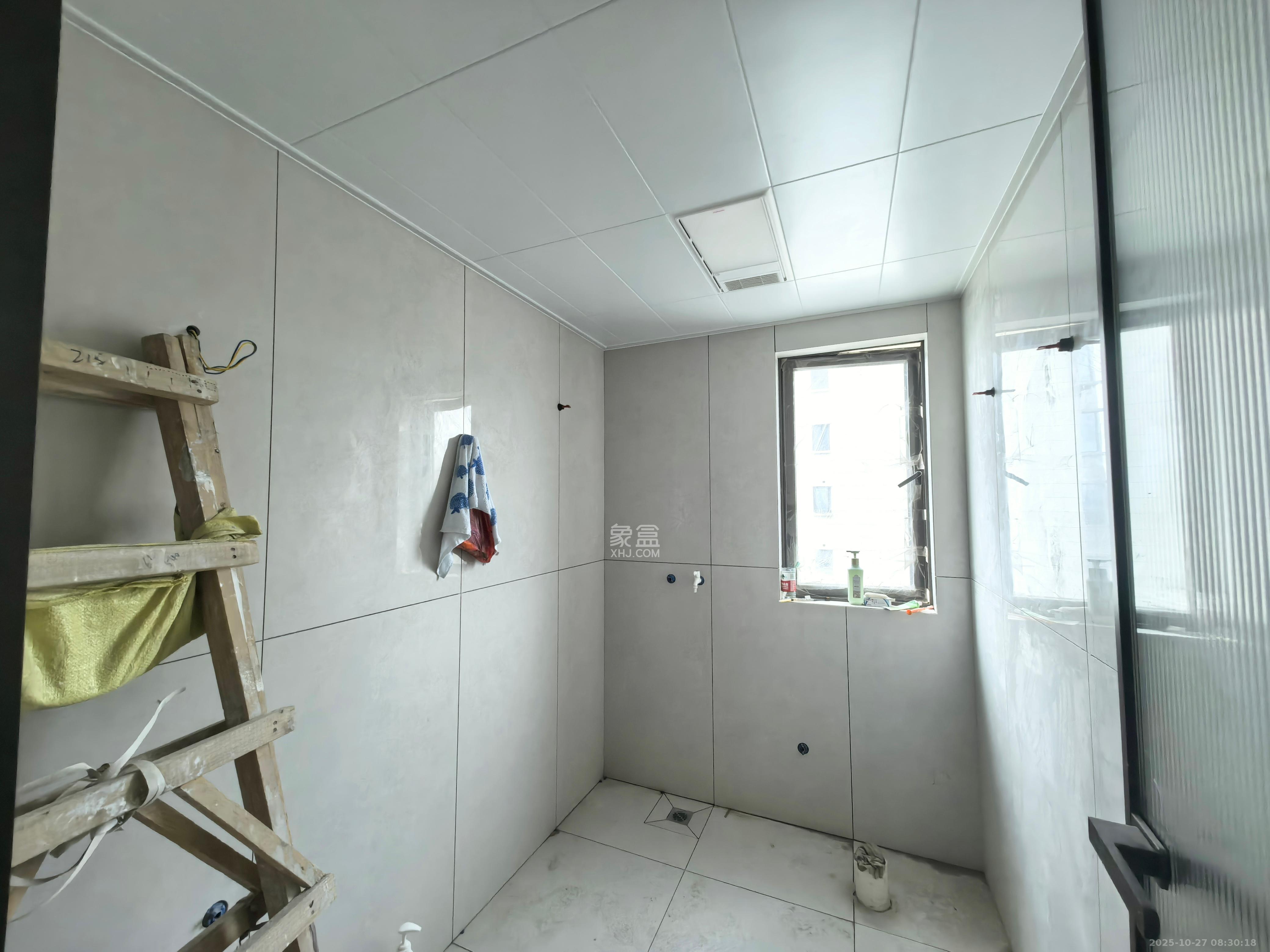 阳光城尚东湾嘉林苑  4室2厅2卫    3200.0元/月 阳光城尚东湾嘉林苑  4室2厅2卫    3200.0元/月室内图