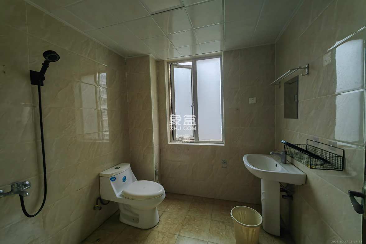 恒广国际景园一二区  3室2厅1卫    2200.0元/月 恒广国际景园一二区  3室2厅1卫    2200.0元/月室内图