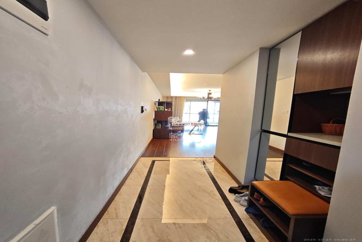 万科里金域国际  3室2厅2卫    3500.0元/月 万科里金域国际  3室2厅2卫    3500.0元/月室内图