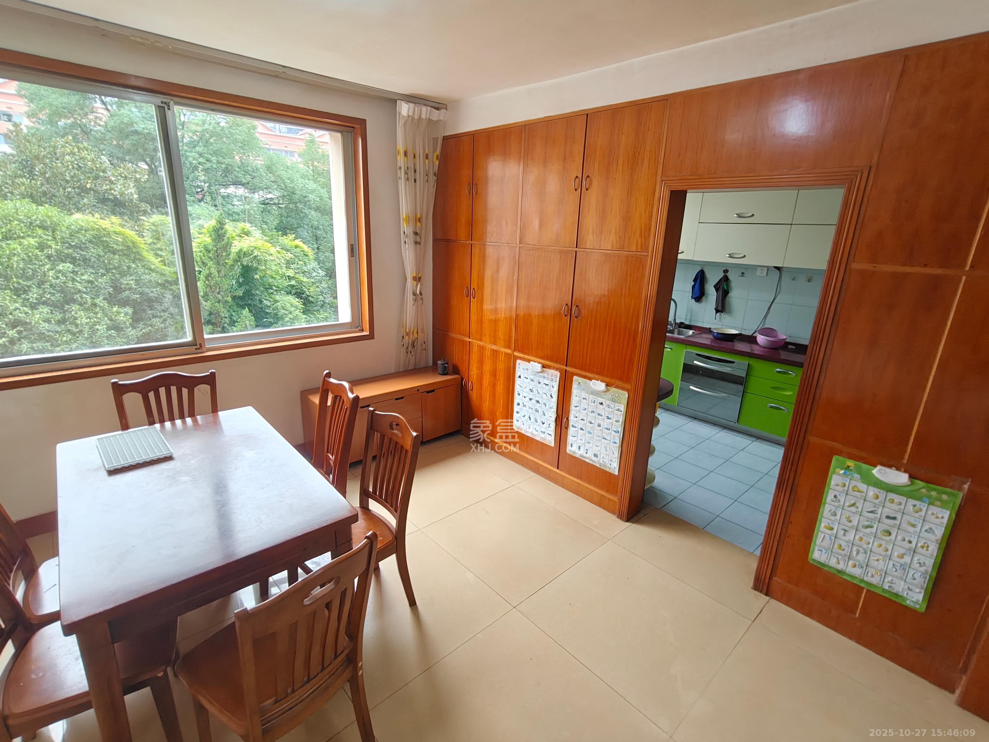 湘卫花苑  4室2厅2卫    2700.0元/月 湘卫花苑  4室2厅2卫    2700.0元/月室内图