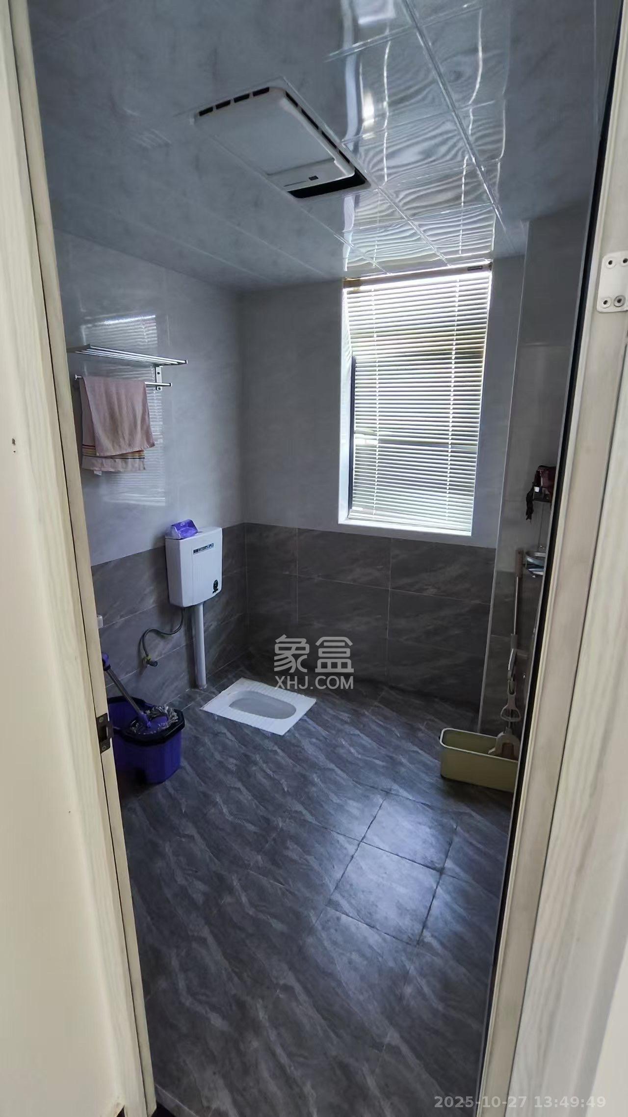 天翼花园(中国电信单位房)  3室2厅2卫    3500.0元/月 天翼花园(中国电信单位房)  3室2厅2卫    3500.0元/月室内图