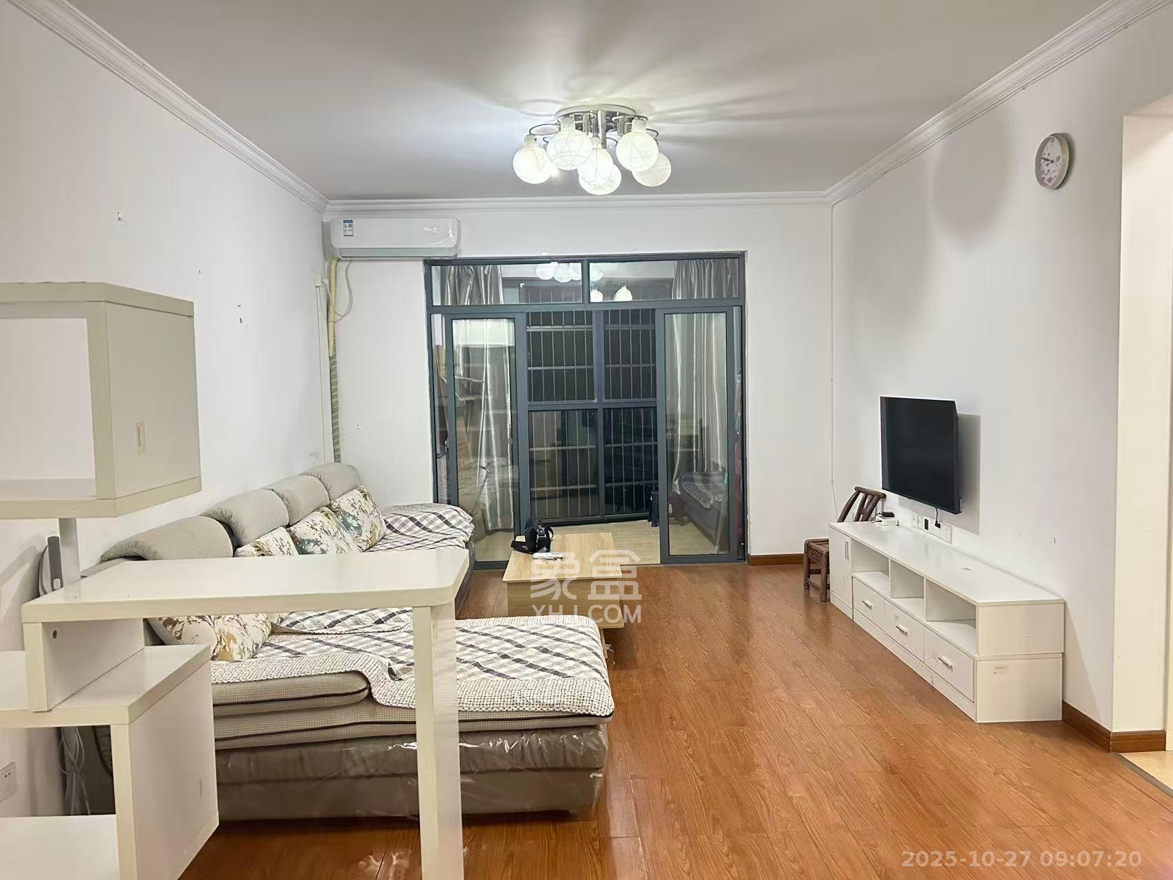 巢之恋  2室2厅2卫    2000.0元/月