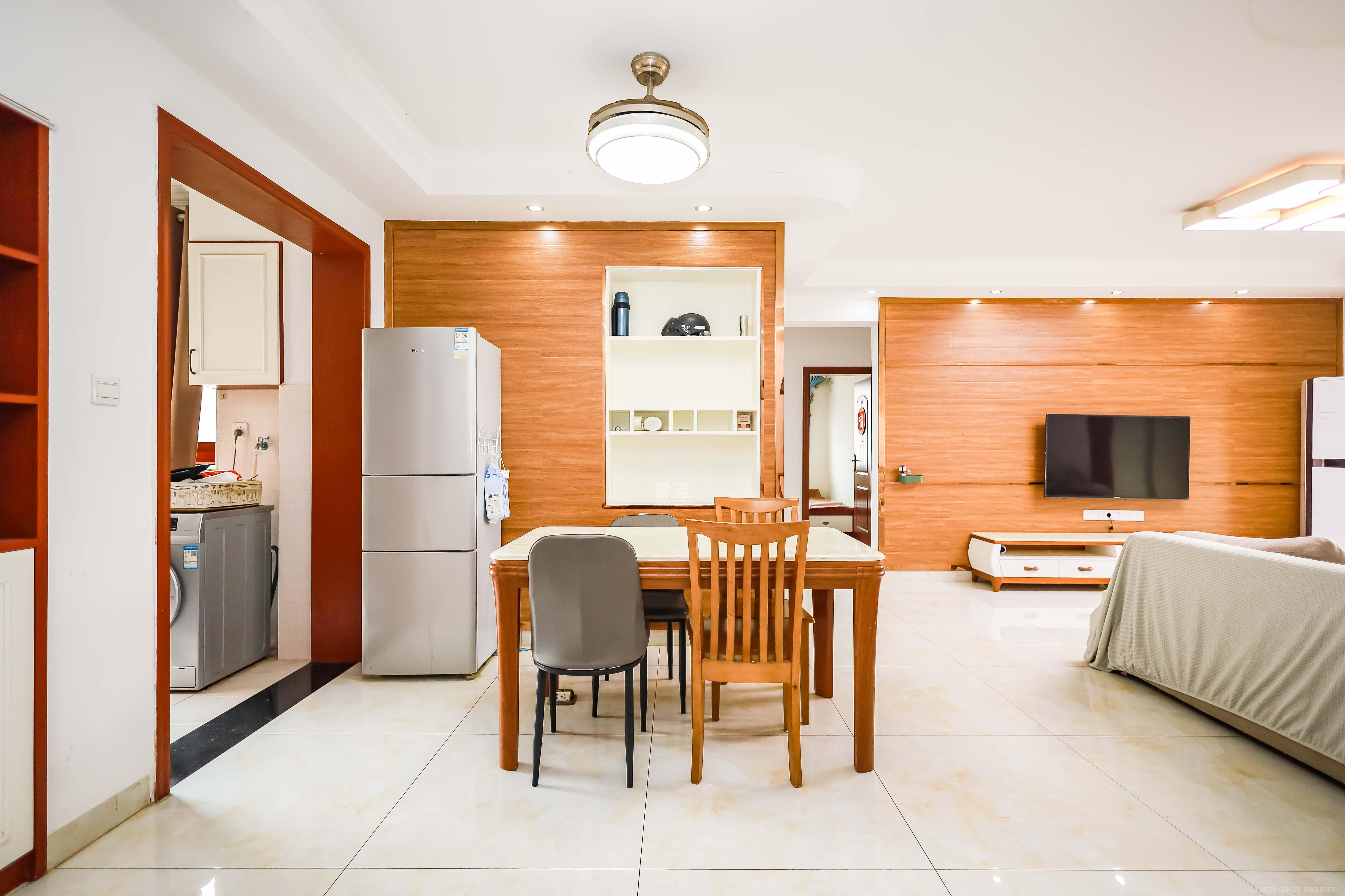 奥克斯缔壹城  3室2厅2卫    115.0万 奥克斯缔壹城  3室2厅2卫    115.0万客厅