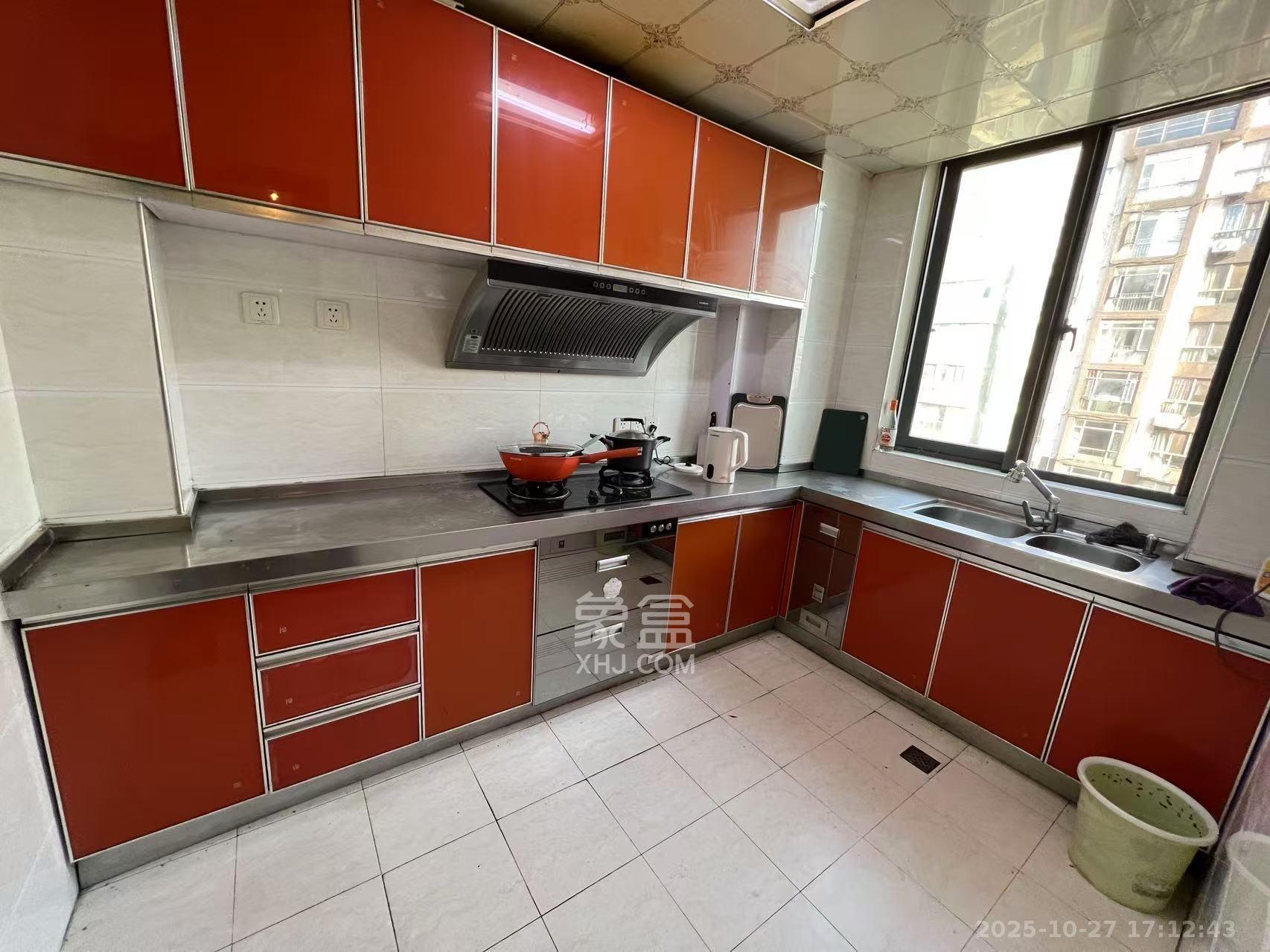 西子花苑  3室2厅2卫    2800.0元/月室内图