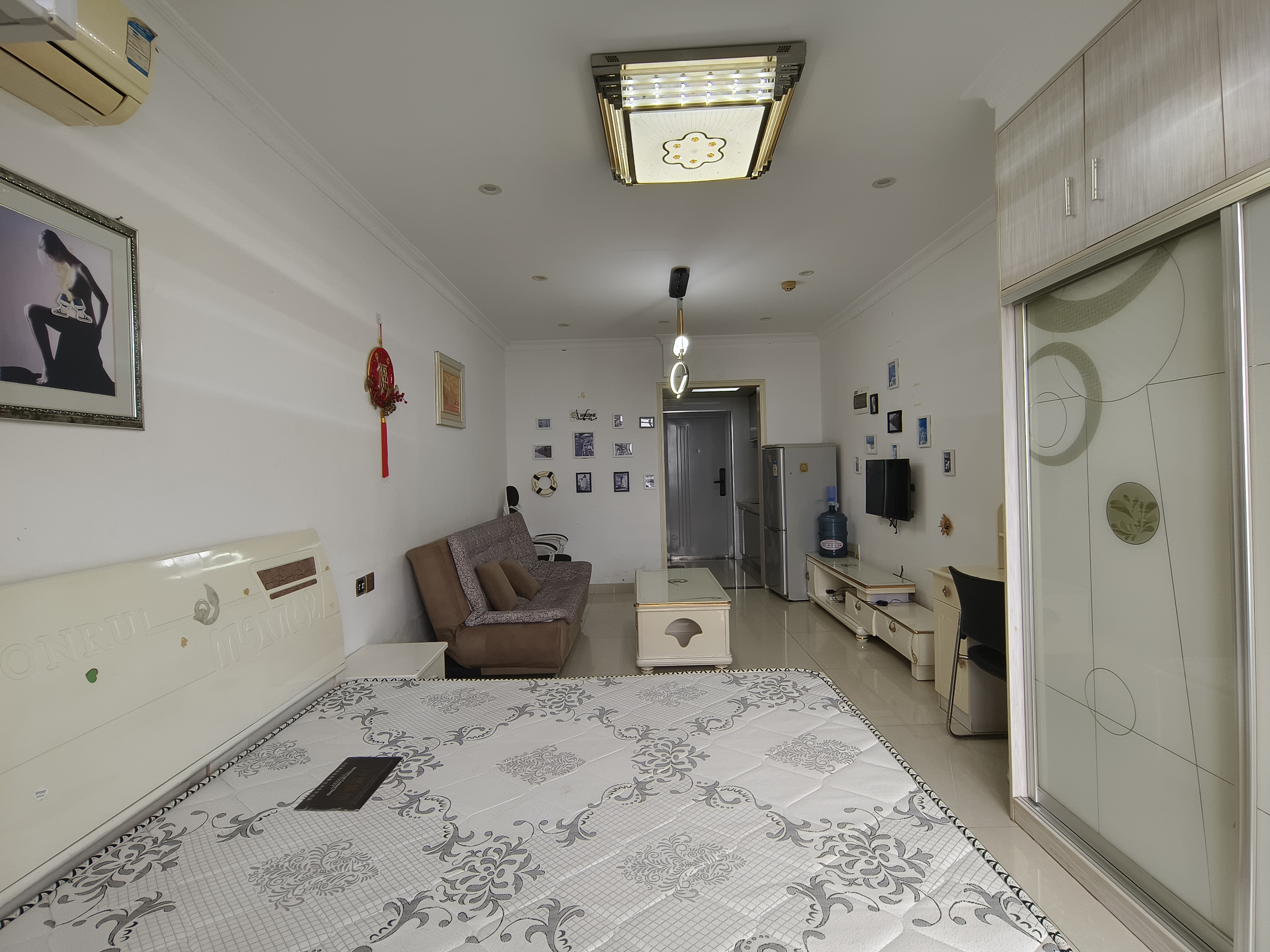 梓山湖公馆  1室1厅1卫    19.8万客厅