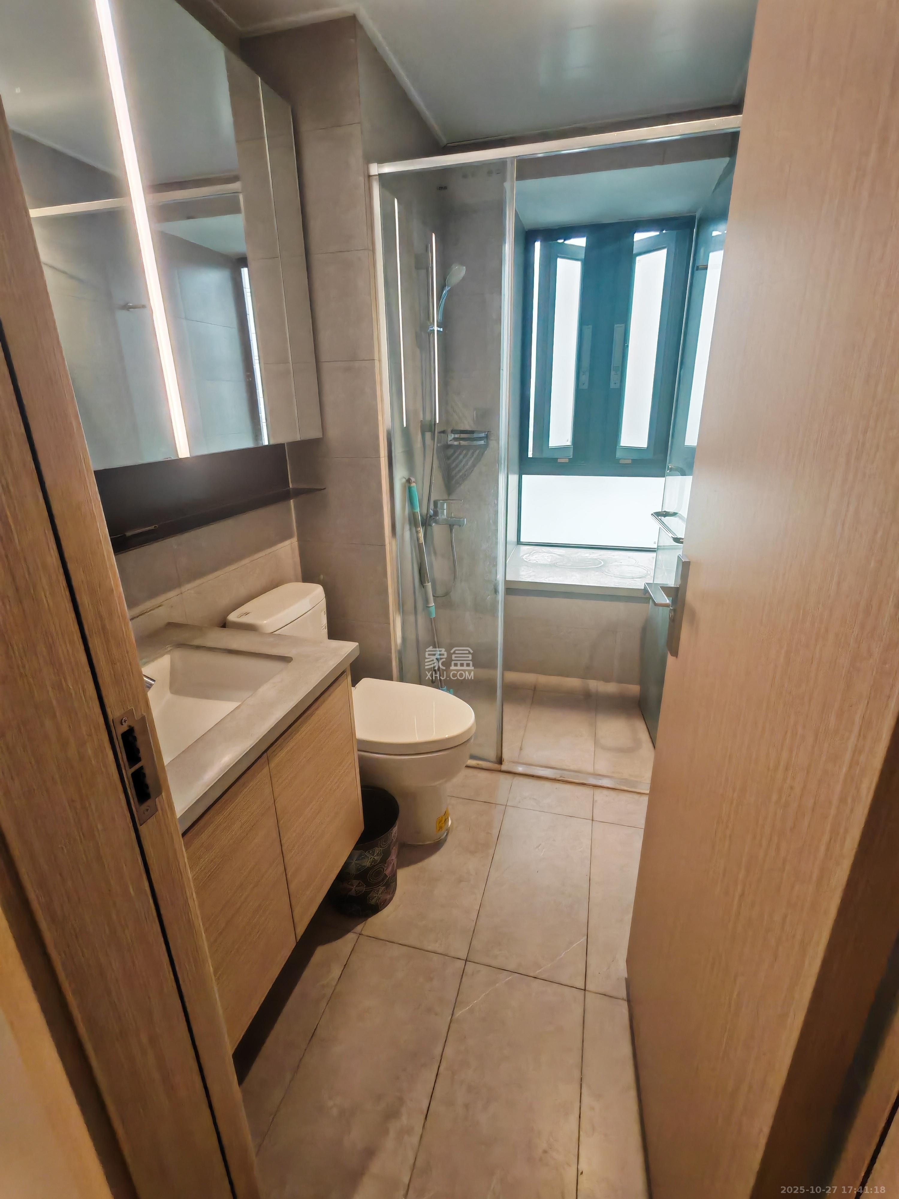 时代梅溪领峰  4室2厅2卫    3800.0元/月室内图