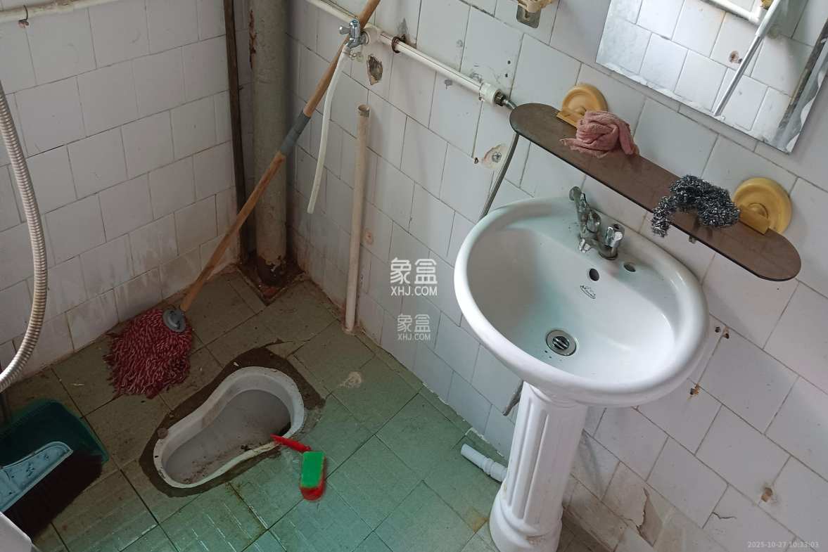 长钢宿舍小区 3室2厅1卫 1800.0元/月 长钢宿舍小区 3室2厅1卫 1800.0元/月室内图