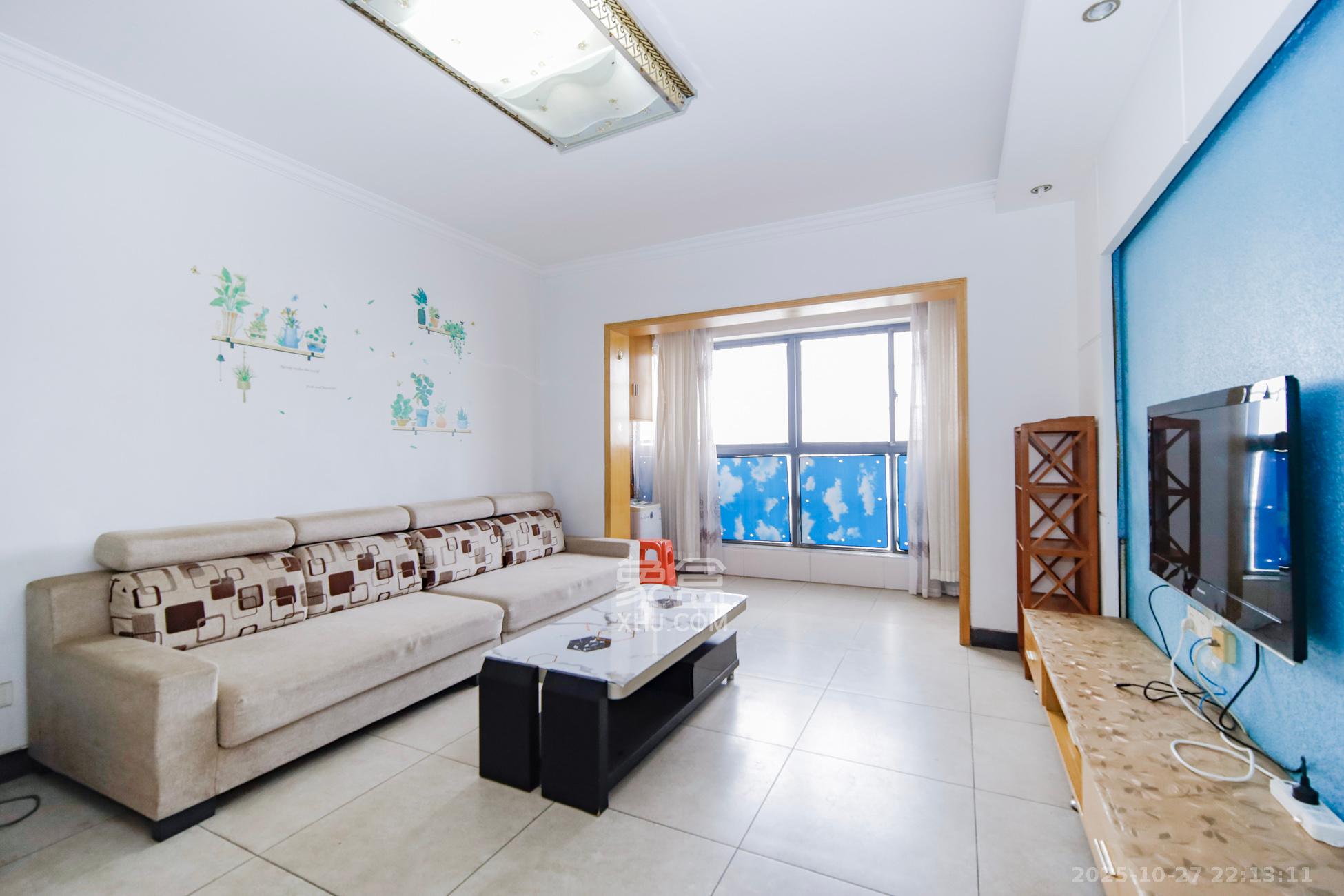 上海城小区  2室2厅1卫    58.8万客厅