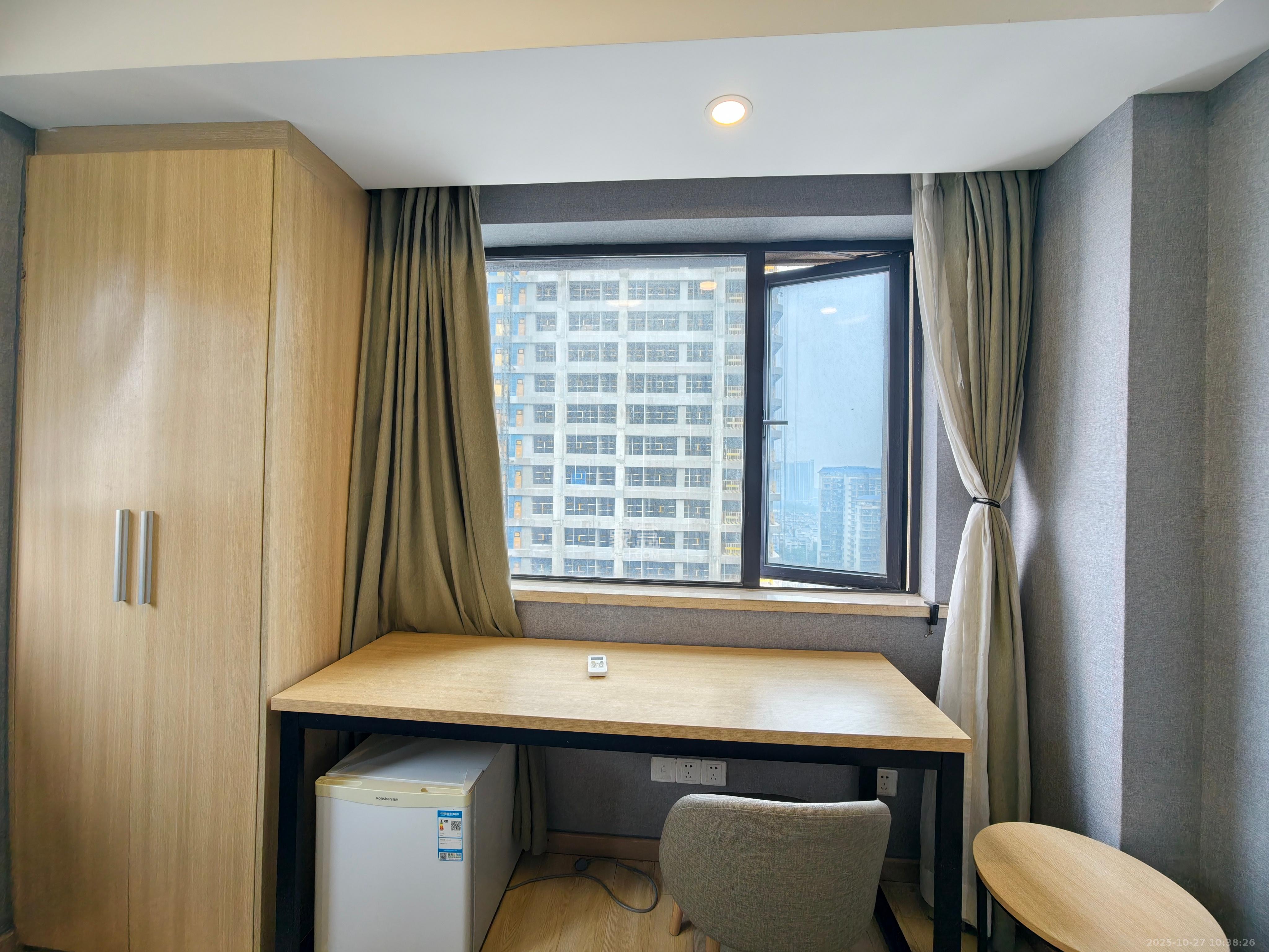 协信星澜汇  1室1厅1卫    1200.0元/月室内图