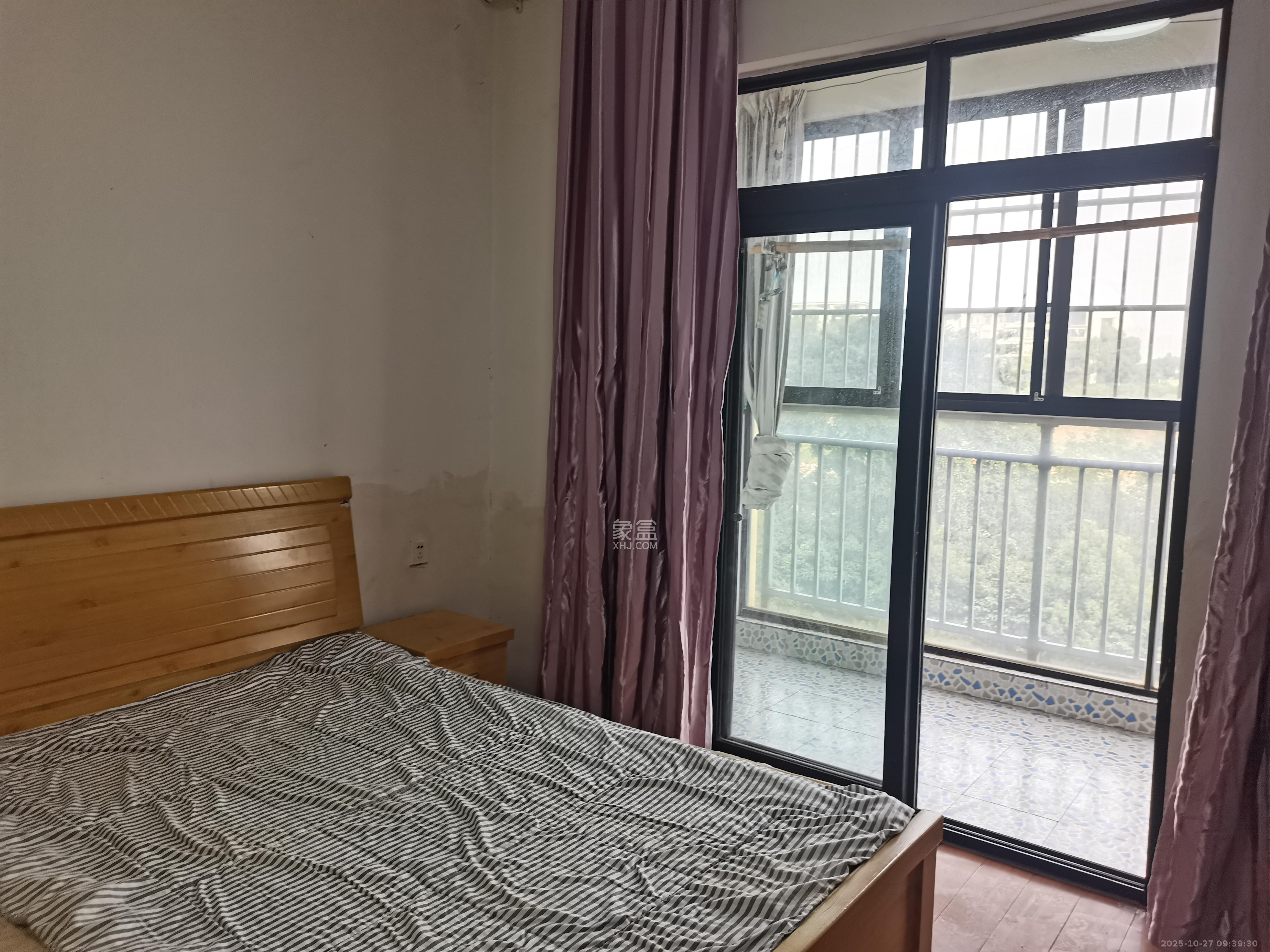 英郡年华  3室2厅1卫    2200.0元/月室内图