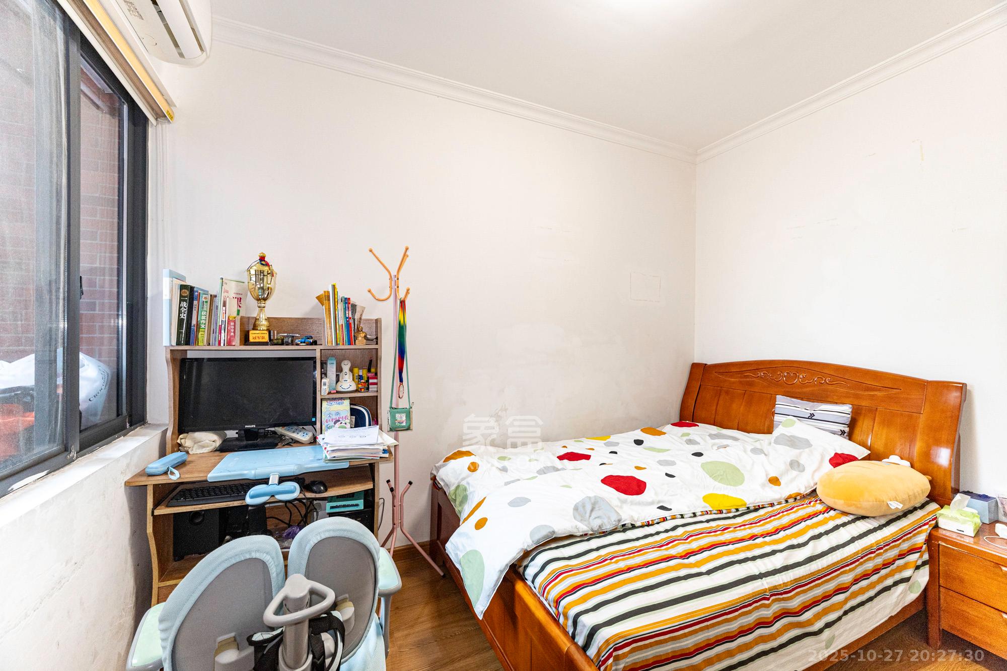 辉宏橄榄城  1室2厅1卫    51.8万 辉宏橄榄城  1室2厅1卫    51.8万卧室