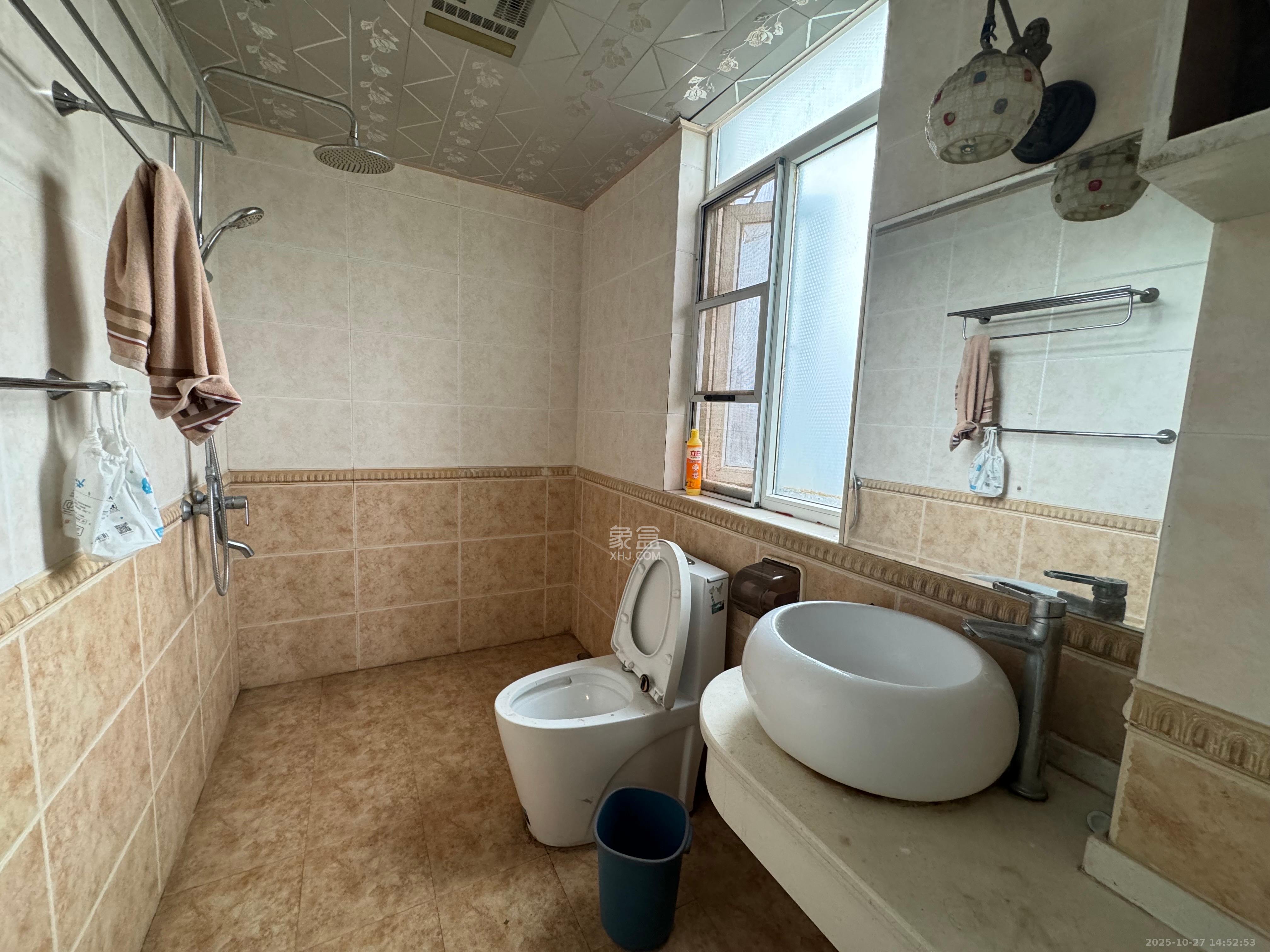 泊爱蓝湾  3室2厅1卫    3000.0元/月室内图