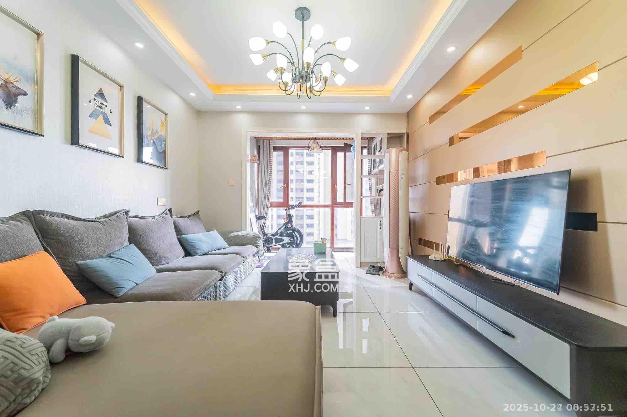 华润置地广场二期  3室2厅1卫    2300.0元/月 华润置地广场二期  3室2厅1卫    2300.0元/月室内图