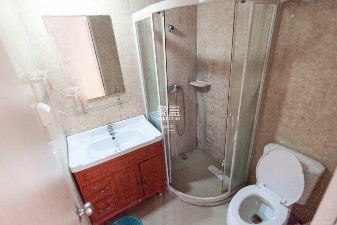 远大麓园  3室2厅2卫    2200.0元/月 远大麓园  3室2厅2卫    2200.0元/月室内图