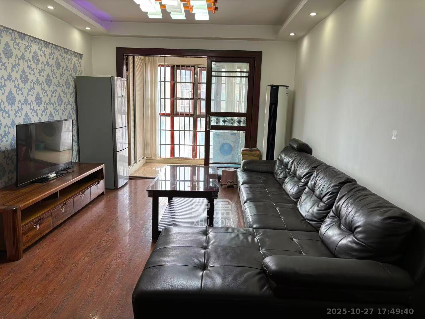 鑫远御文台一期  2室2厅1卫    2380.0元/月 鑫远御文台一期  2室2厅1卫    2380.0元/月室内图1