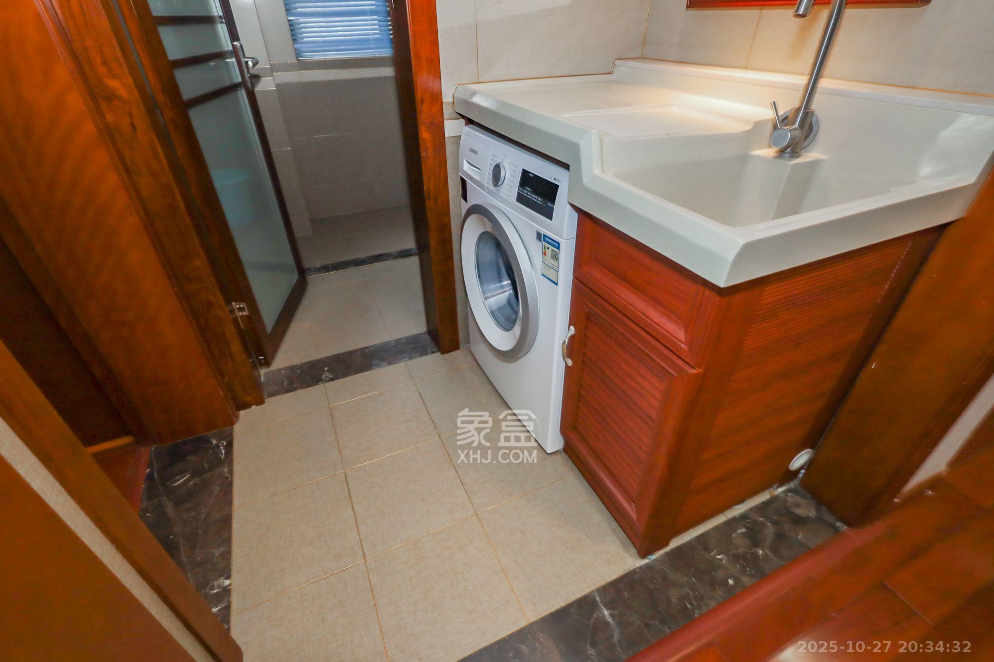 保利西海岸B区  2室2厅1卫    2600.0元/月 保利西海岸B区  2室2厅1卫    2600.0元/月室内图