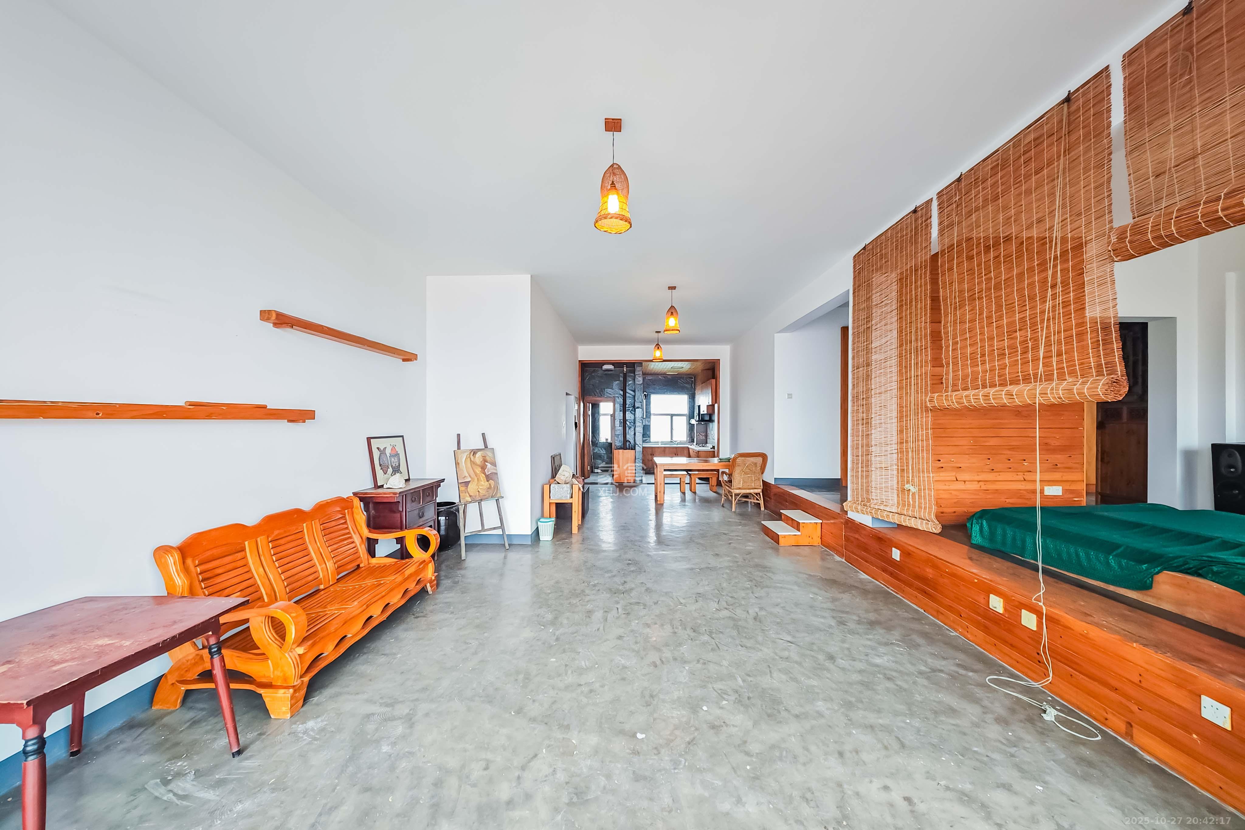 人和苑  4室2厅2卫    105.0万