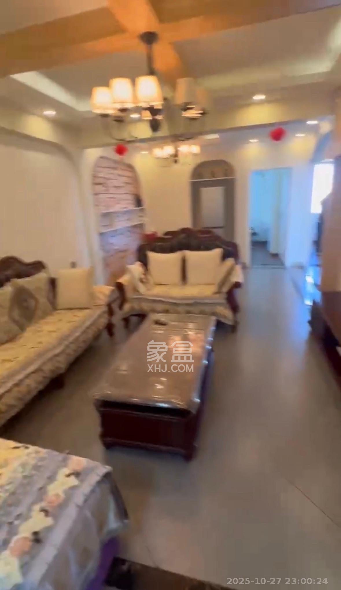 东方银座（东方摩卡）  4室2厅1卫    3280.0元/月