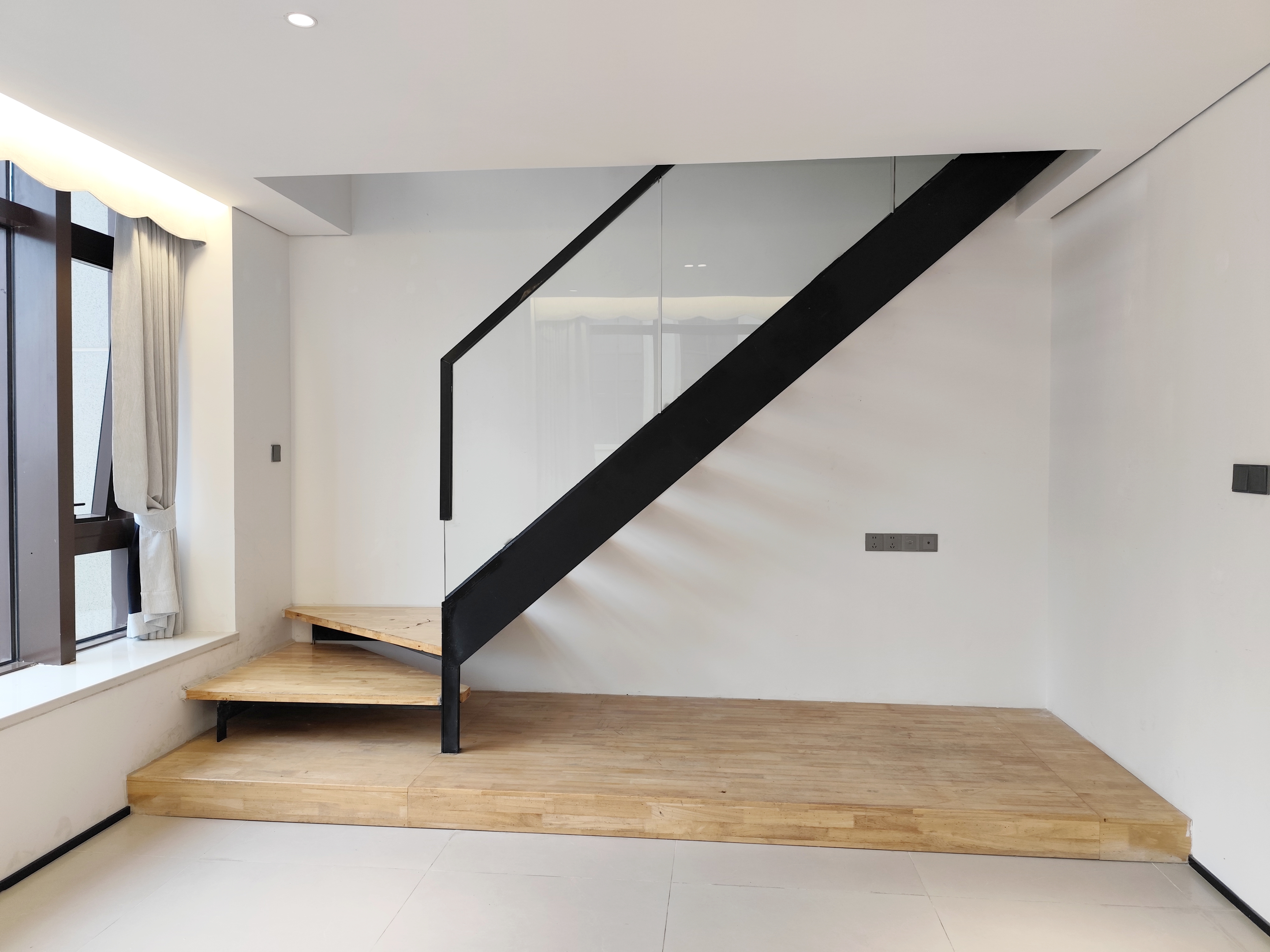 海航豪庭南苑  2室2厅2卫    4500.0元/月室内图