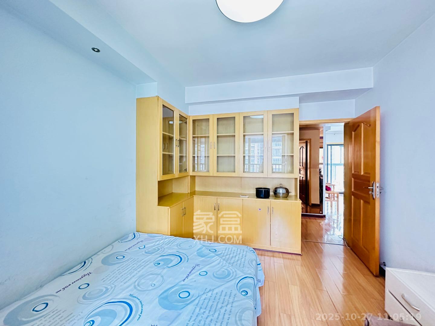 西子花苑  3室2厅2卫    3000.0元/月室内图