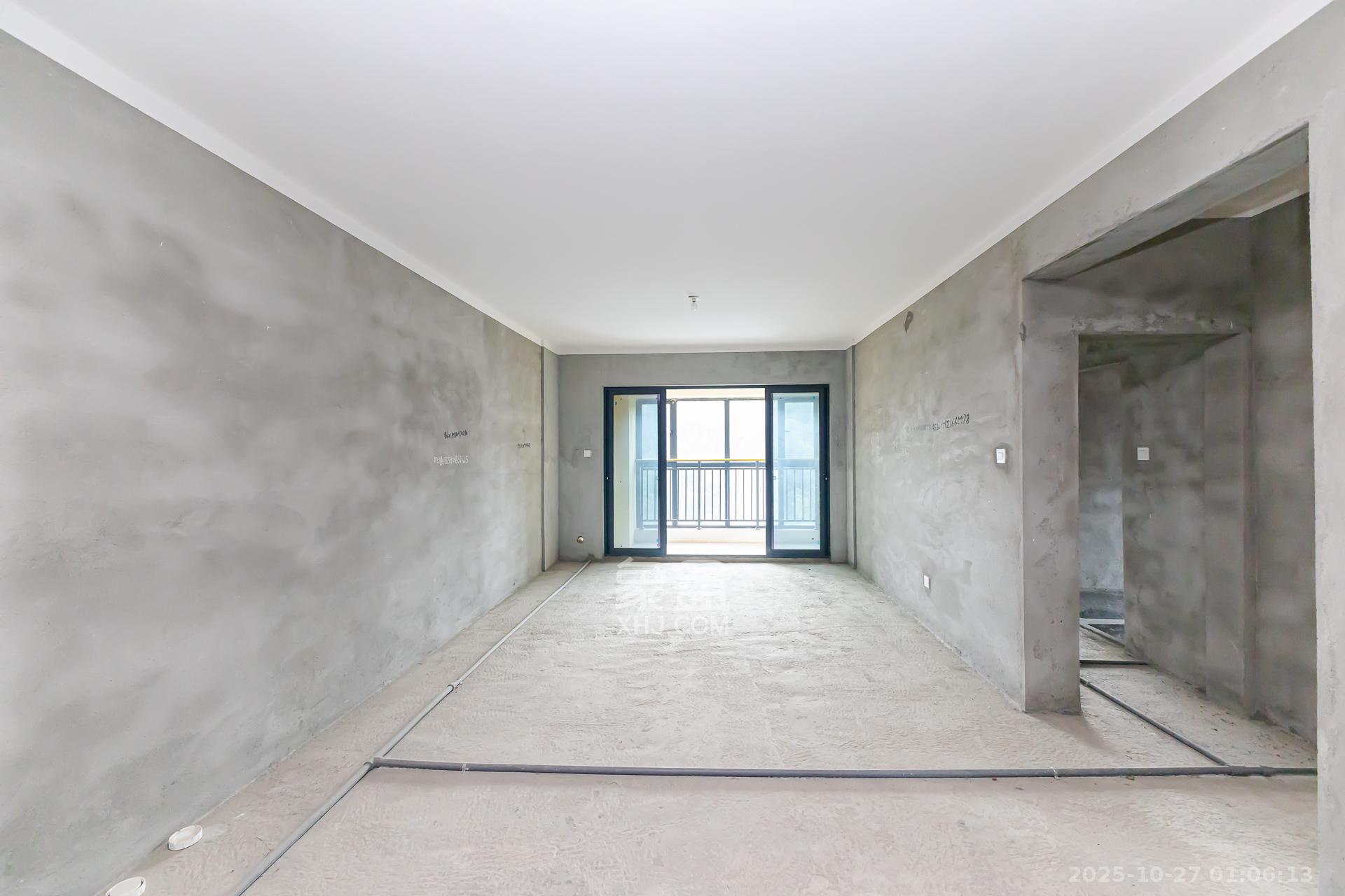 珠江东方明珠(新地东方明珠)三期 3室1厅2卫 59.8万 珠江东方明珠(新地东方明珠)三期 3室1厅2卫 59.8万客厅