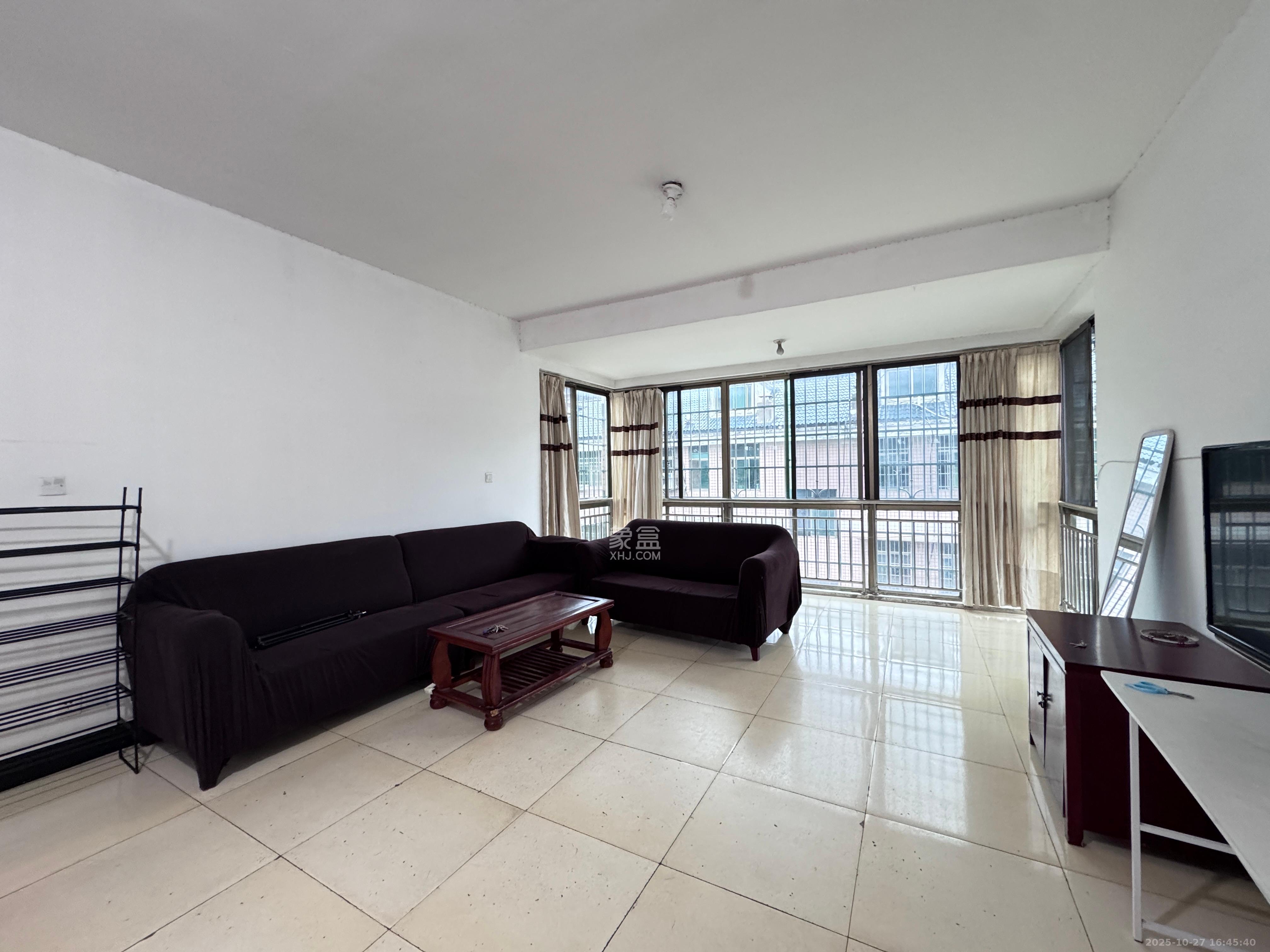 华美佳园(鄱阳佳园) 1室1厅0卫 1400.0元/月 华美佳园(鄱阳佳园) 1室1厅0卫 1400.0元/月室内图