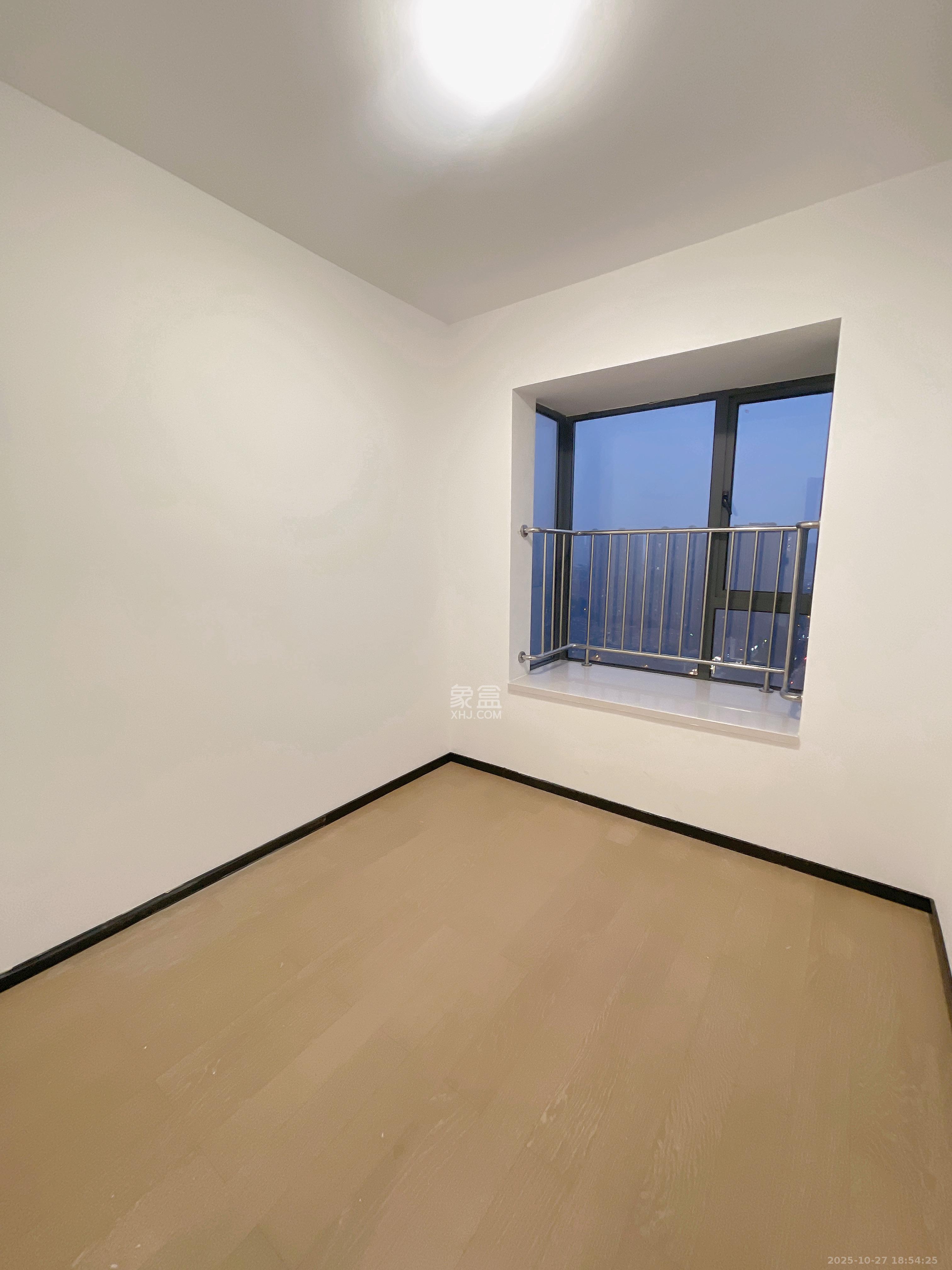 欣利梅溪左岸  4室2厅2卫    3500.0元/月 欣利梅溪左岸  4室2厅2卫    3500.0元/月室内图