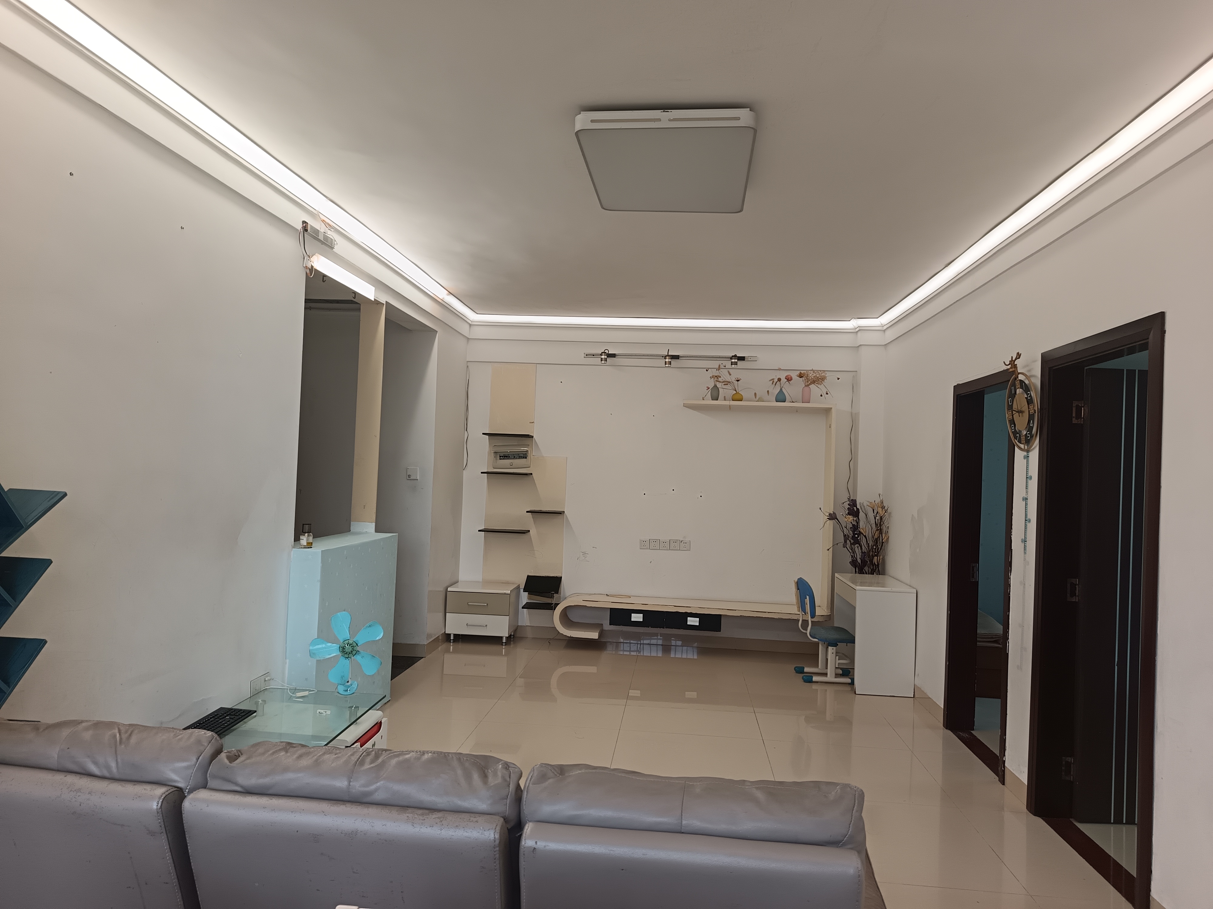 友谊华庭 3室2厅2卫 2500.0元/月 友谊华庭 3室2厅2卫 2500.0元/月室内图