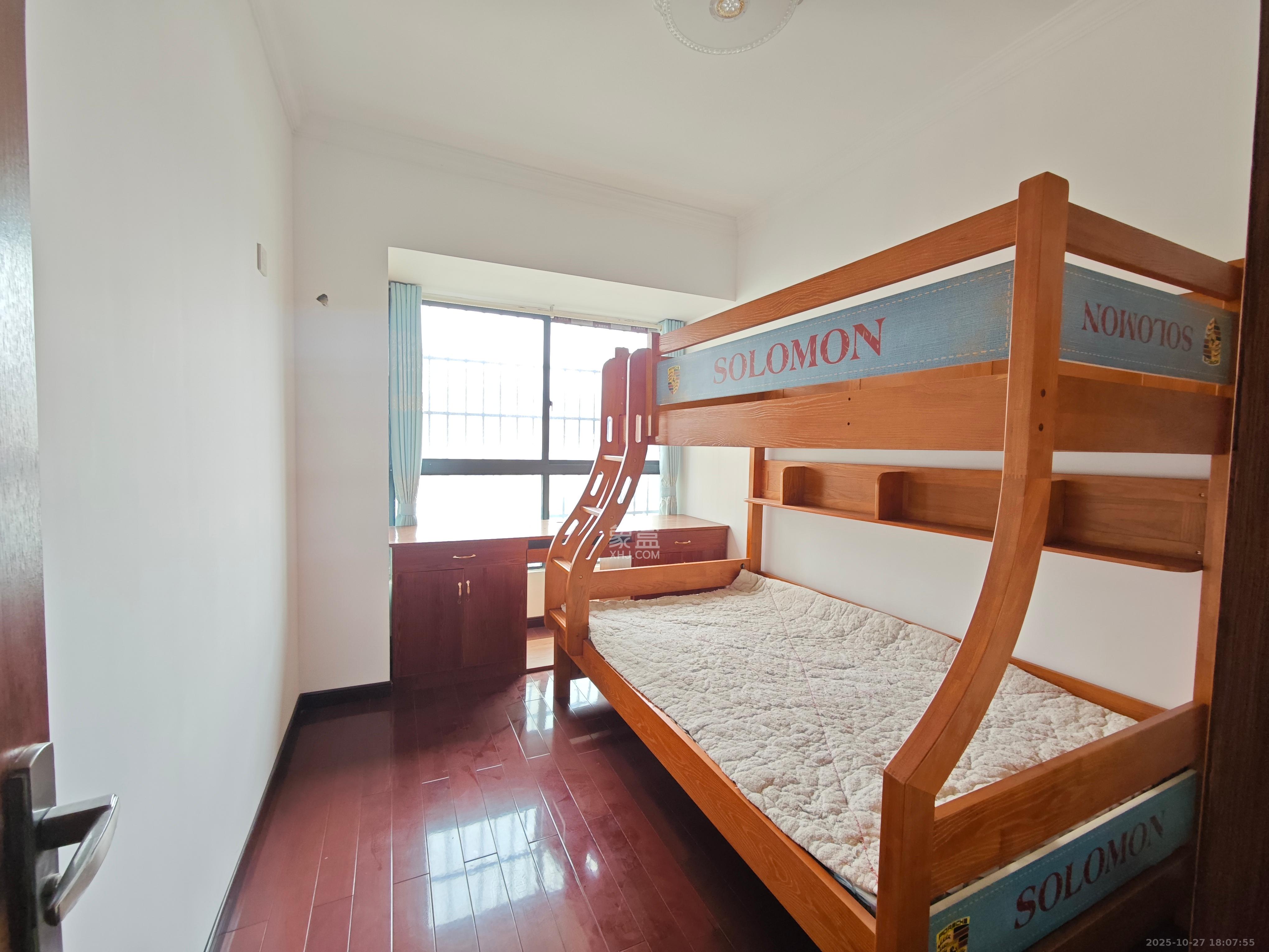 天麓尚层  3室2厅1卫    2300.0元/月室内图