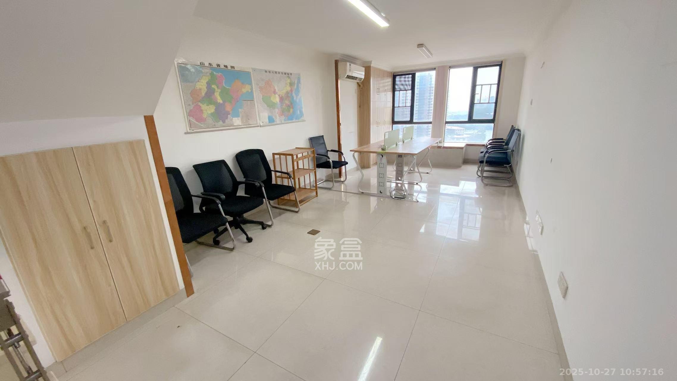 长城万富汇  1室2厅1卫    2200.0元/月