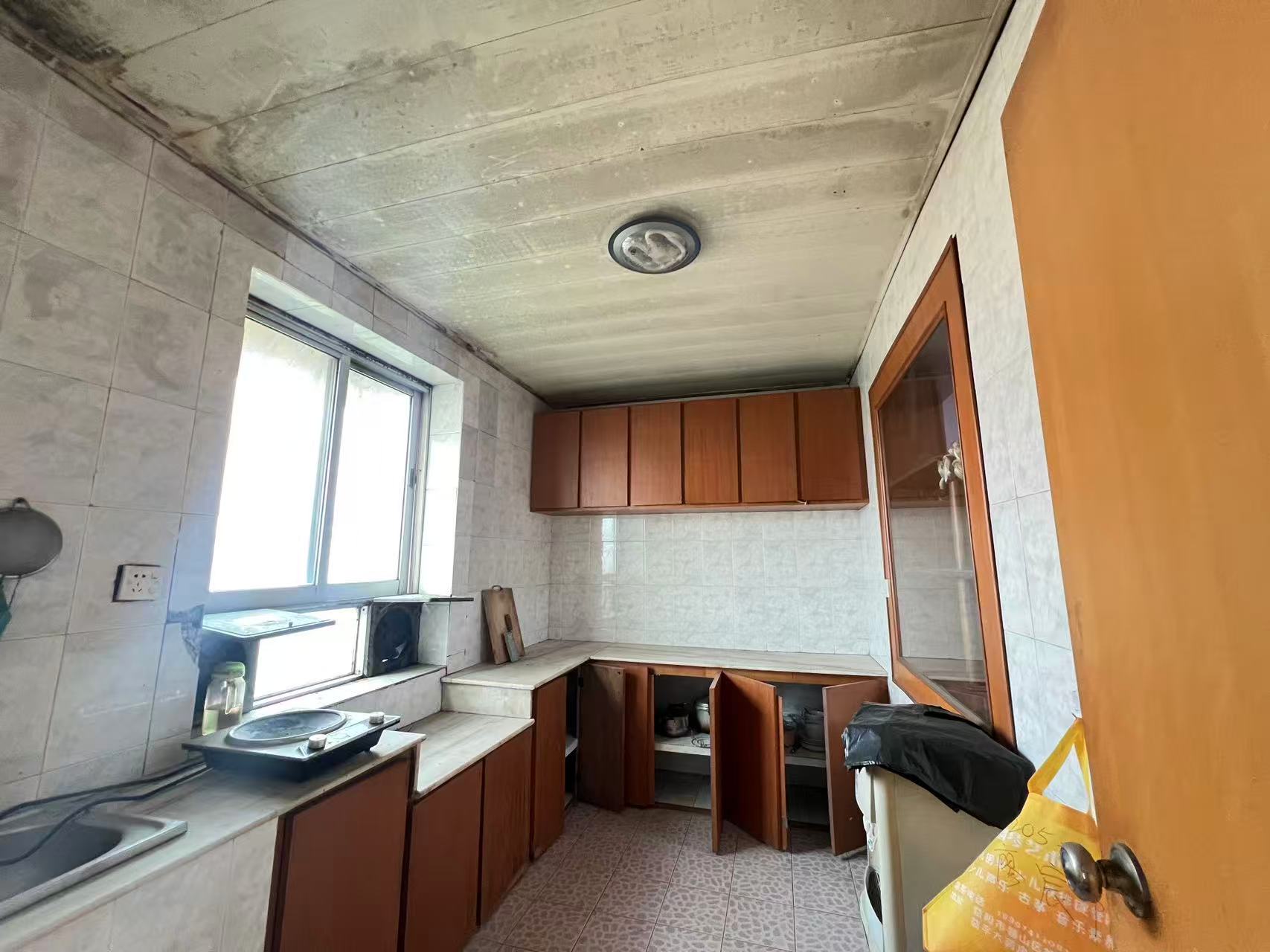 茂林村散盘  4室2厅2卫    28.8万卧室