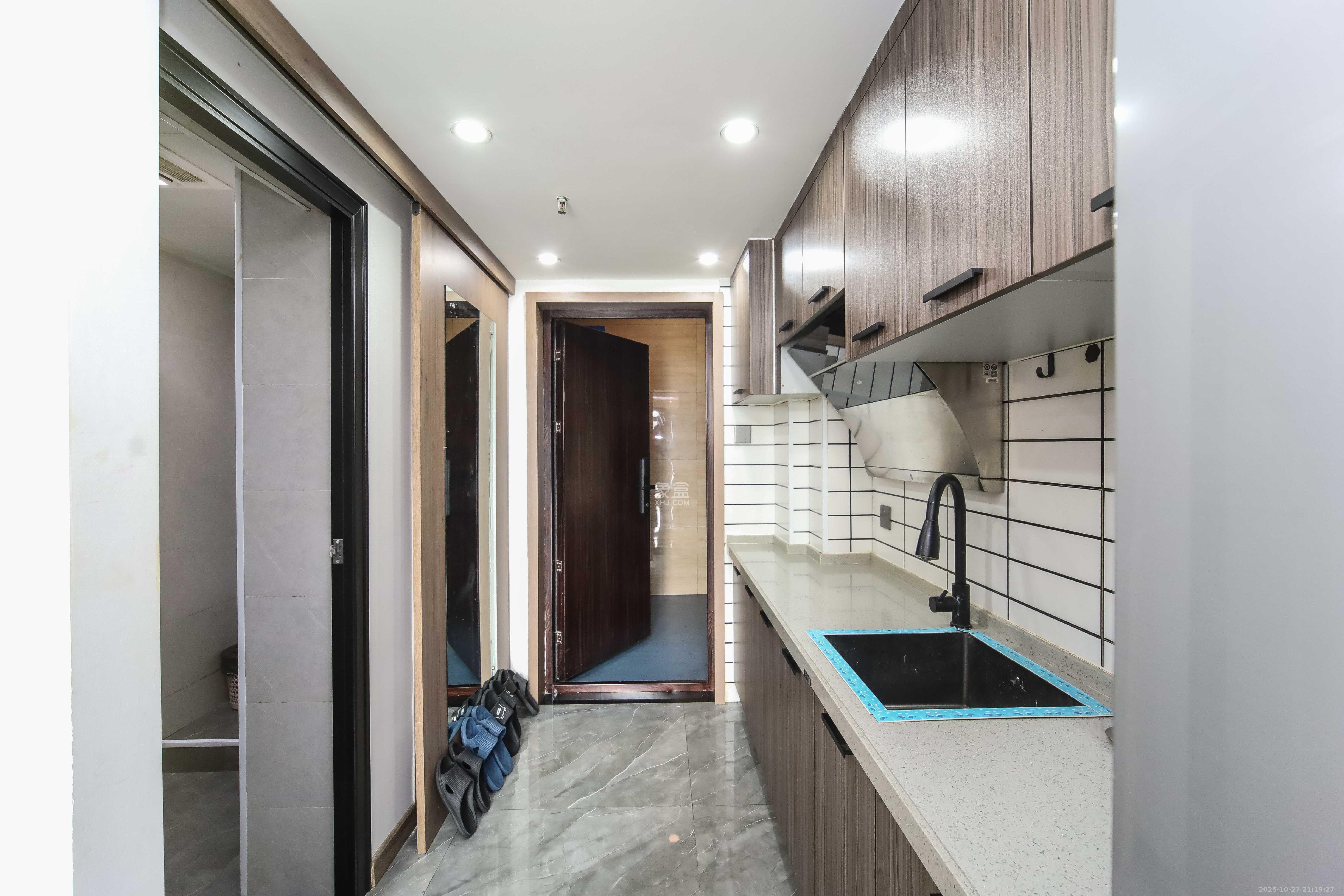 东盈商业广场（华泉城市广场）  1室1厅1卫    39.0万厨房