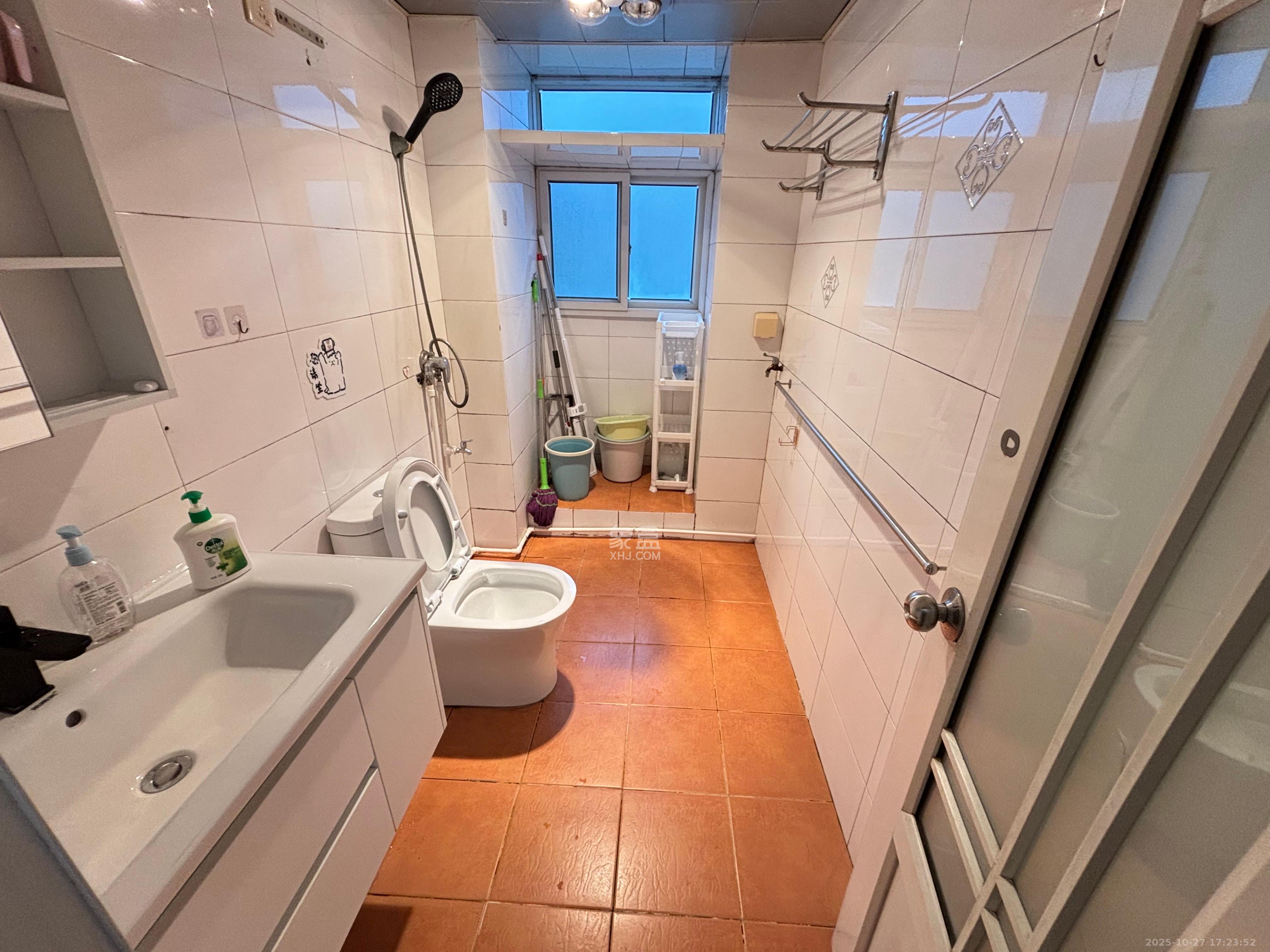 浦沅生活一区  2室1厅1卫    1700.0元/月 浦沅生活一区  2室1厅1卫    1700.0元/月室内图