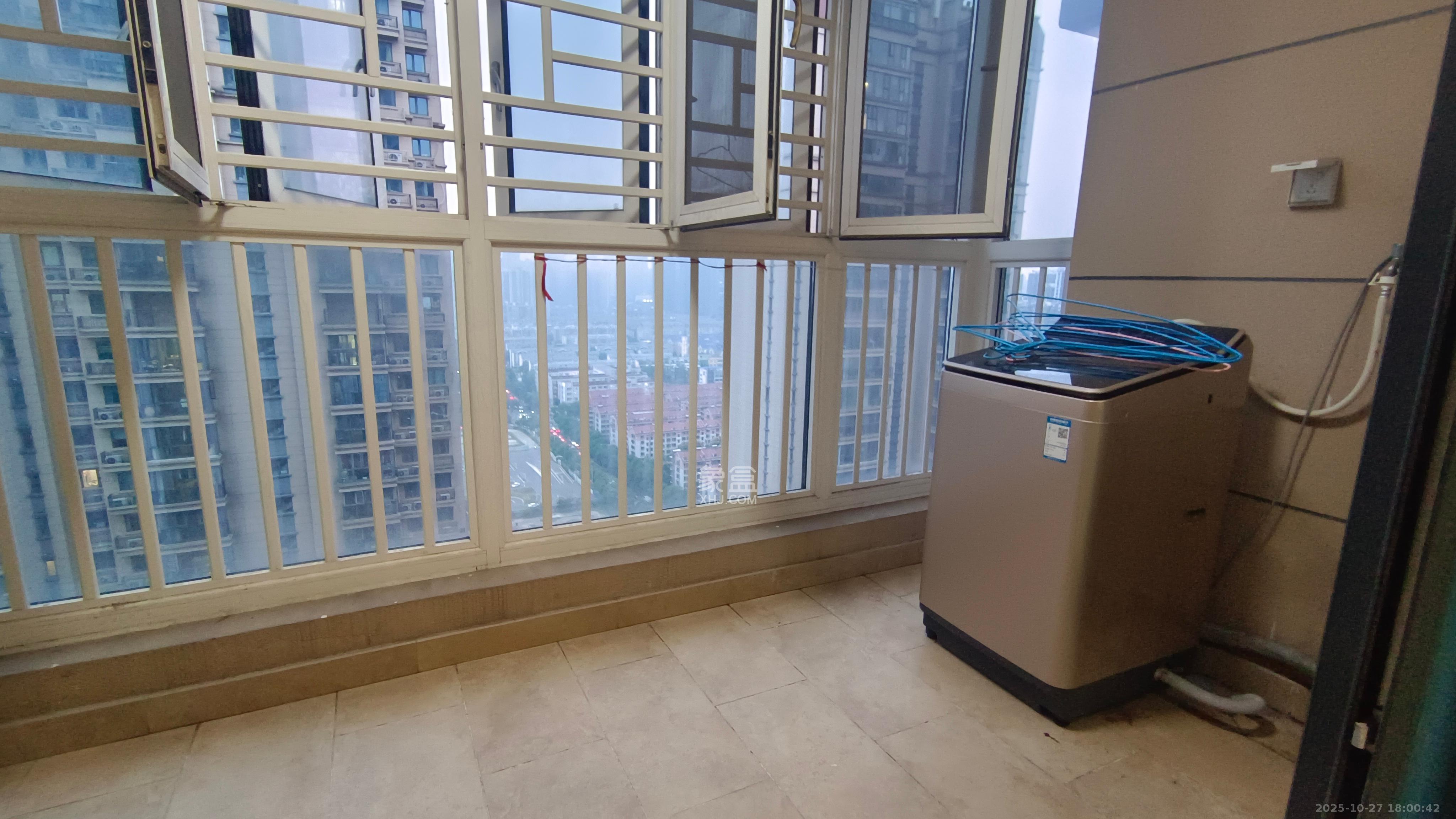 恒大御景半岛锦绣苑  3室2厅2卫    3200.0元/月 恒大御景半岛锦绣苑  3室2厅2卫    3200.0元/月室内图