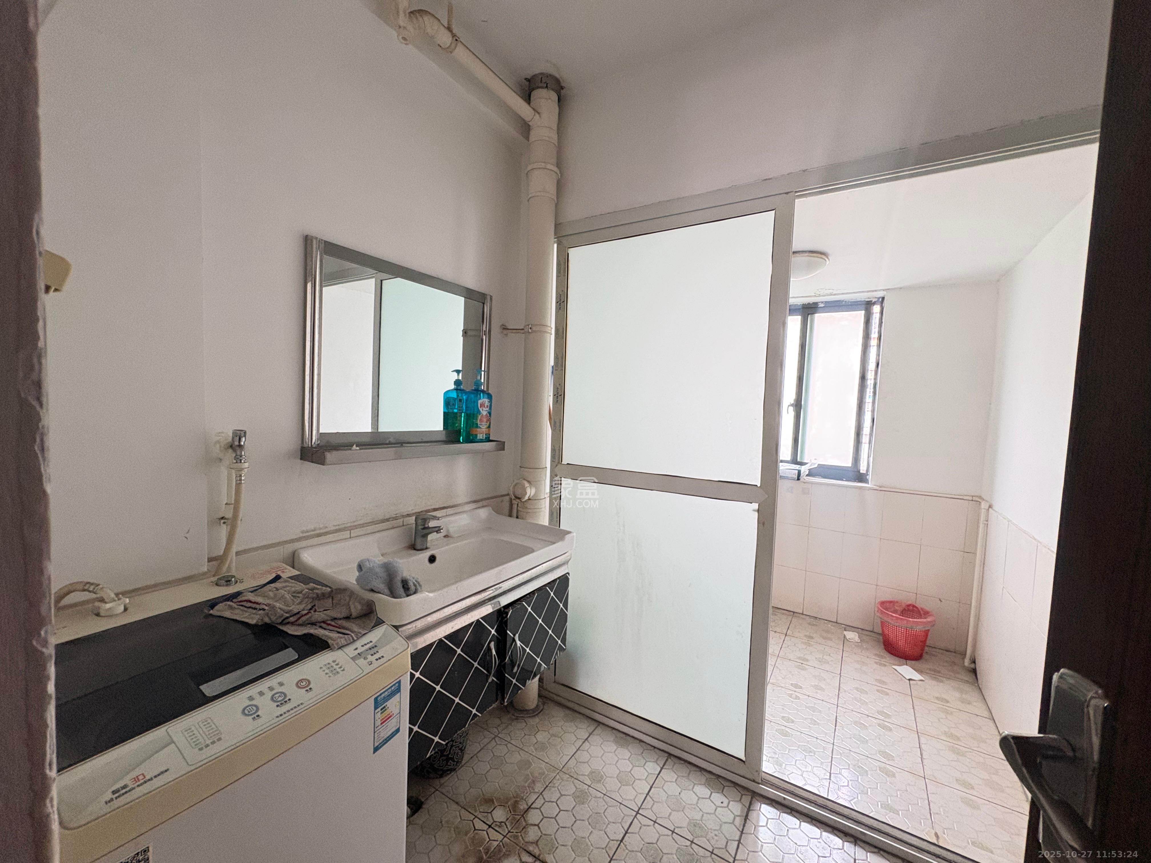 西子花苑  4室2厅2卫    3300.0元/月室内图